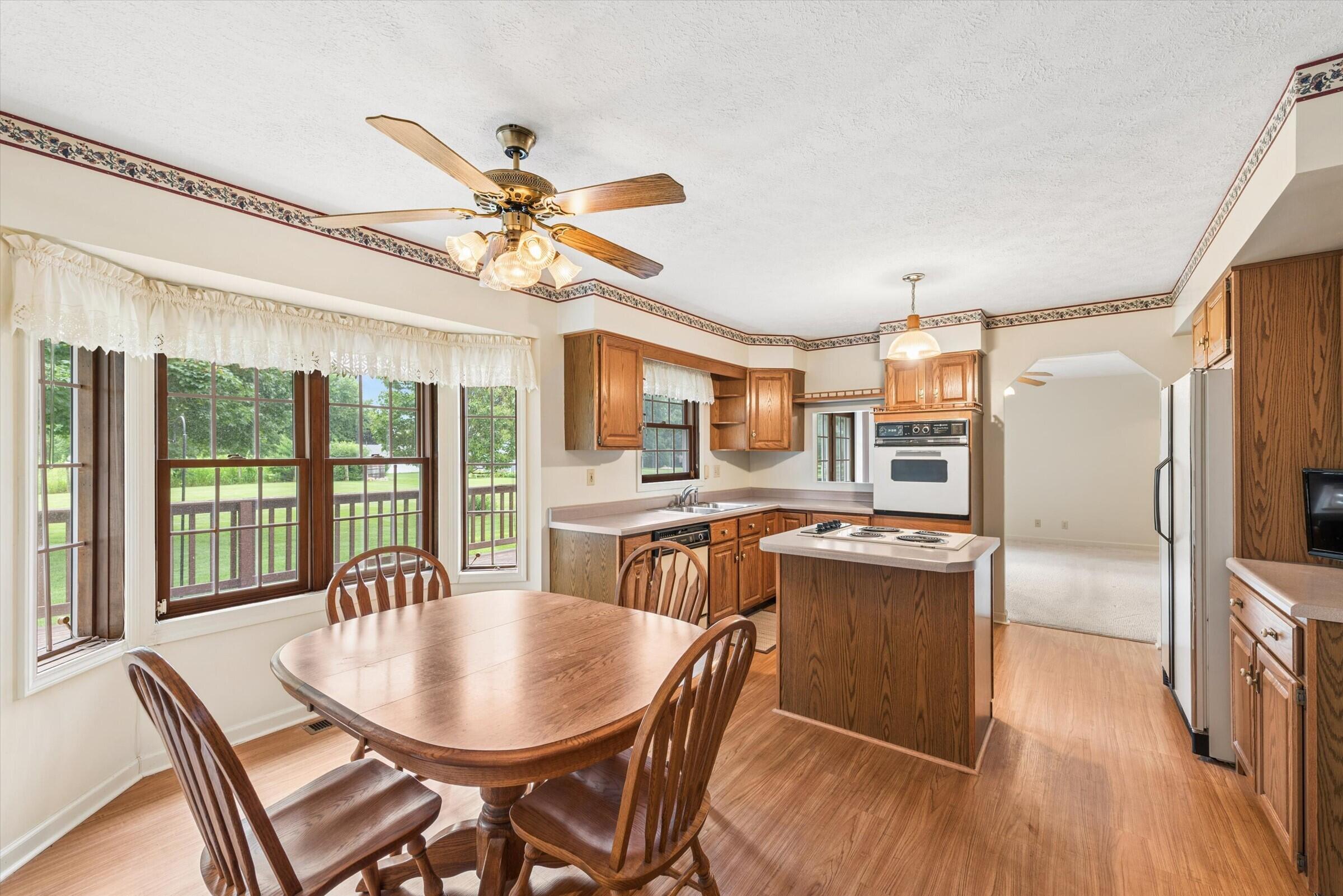 223 Thornhedge Drive, Valparaiso, IN 46383; Image #3