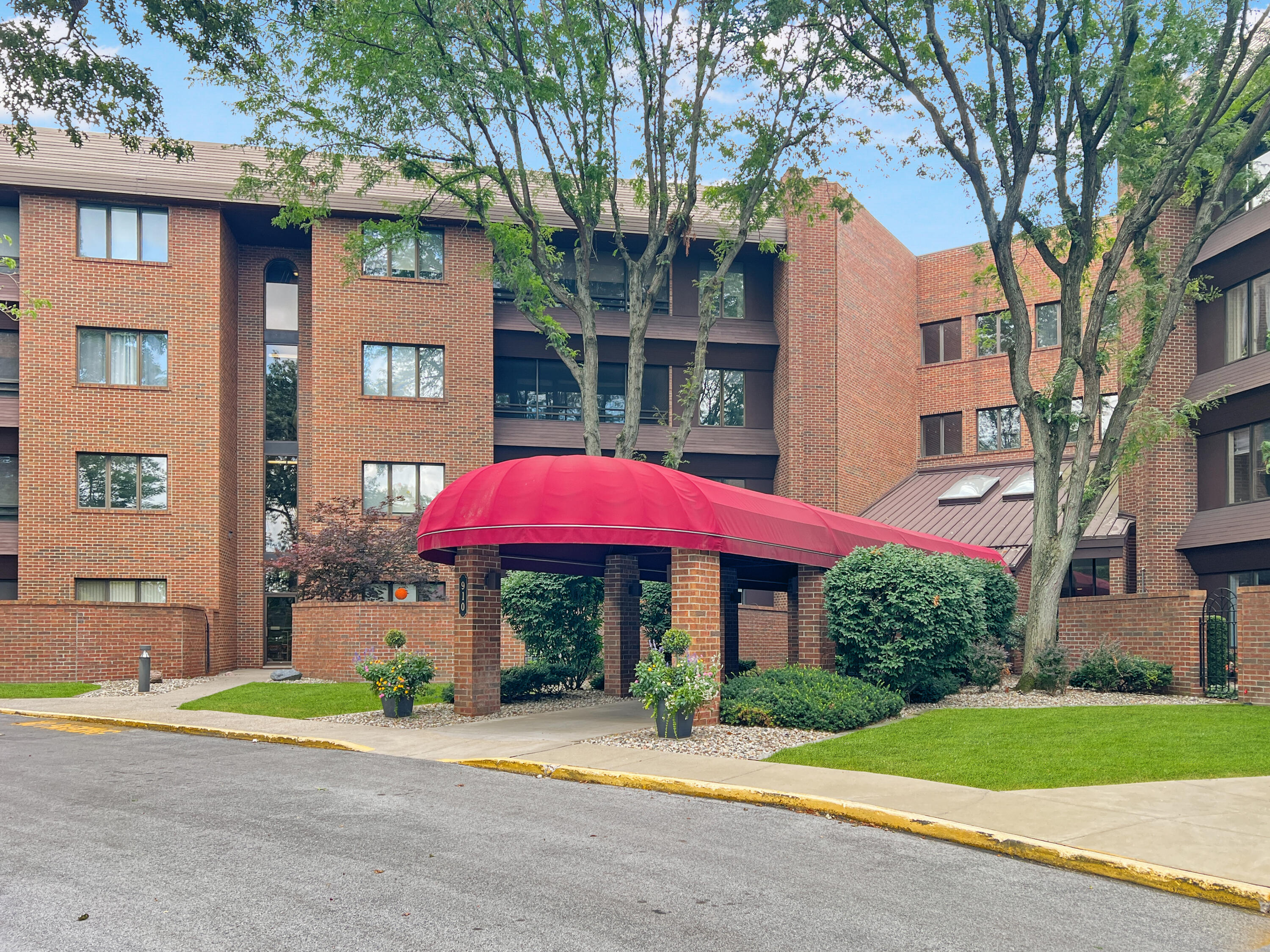910 Ridge Road, Munster, IN #208, 46321; Image #2