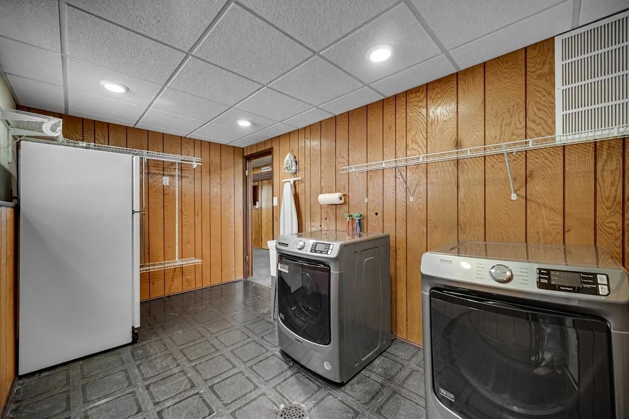 250 Lawndale Drive, Munster, IN 46321; Image #26