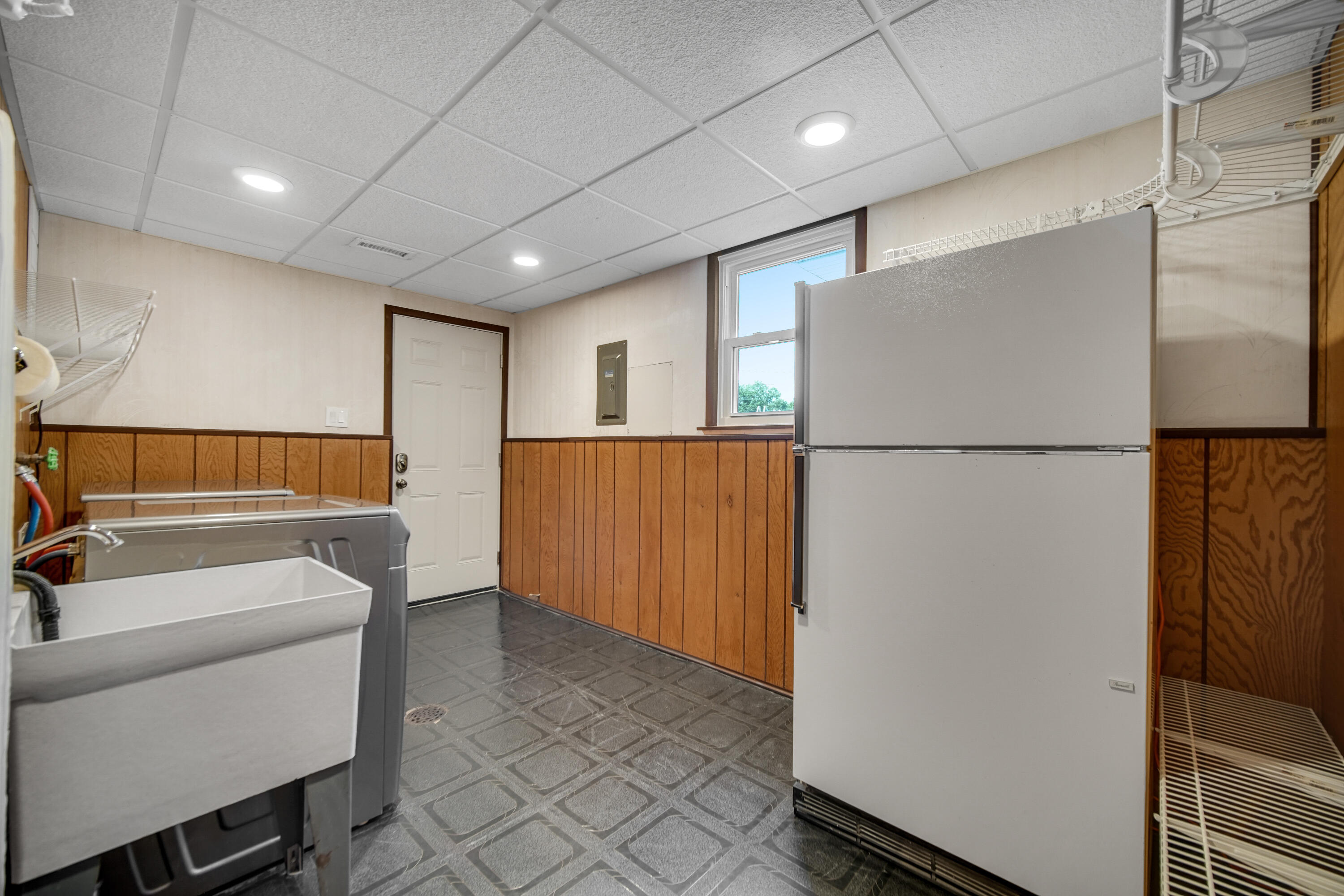 250 Lawndale Drive, Munster, IN 46321; Image #28