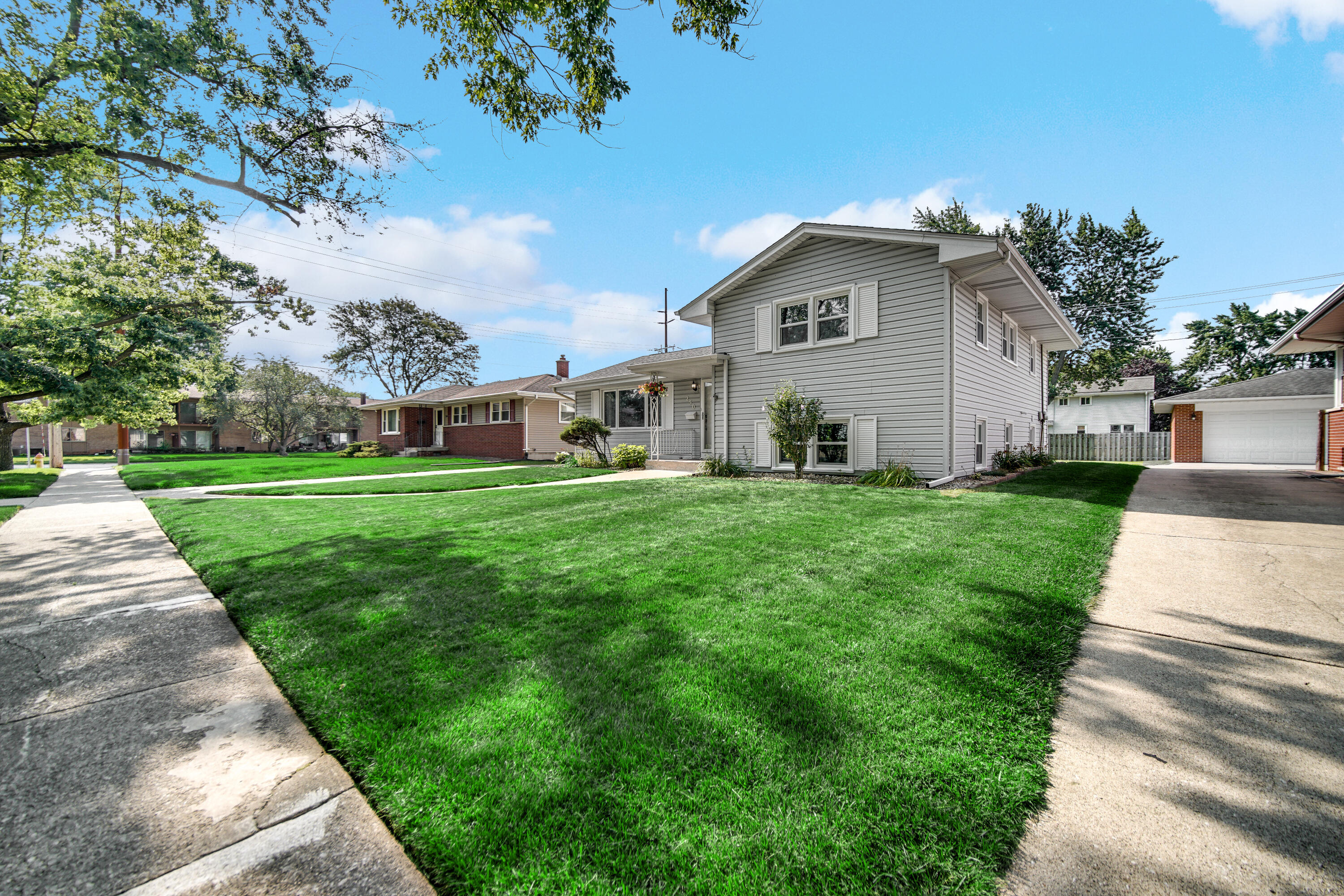 250 Lawndale Drive, Munster, IN 46321; Image #30