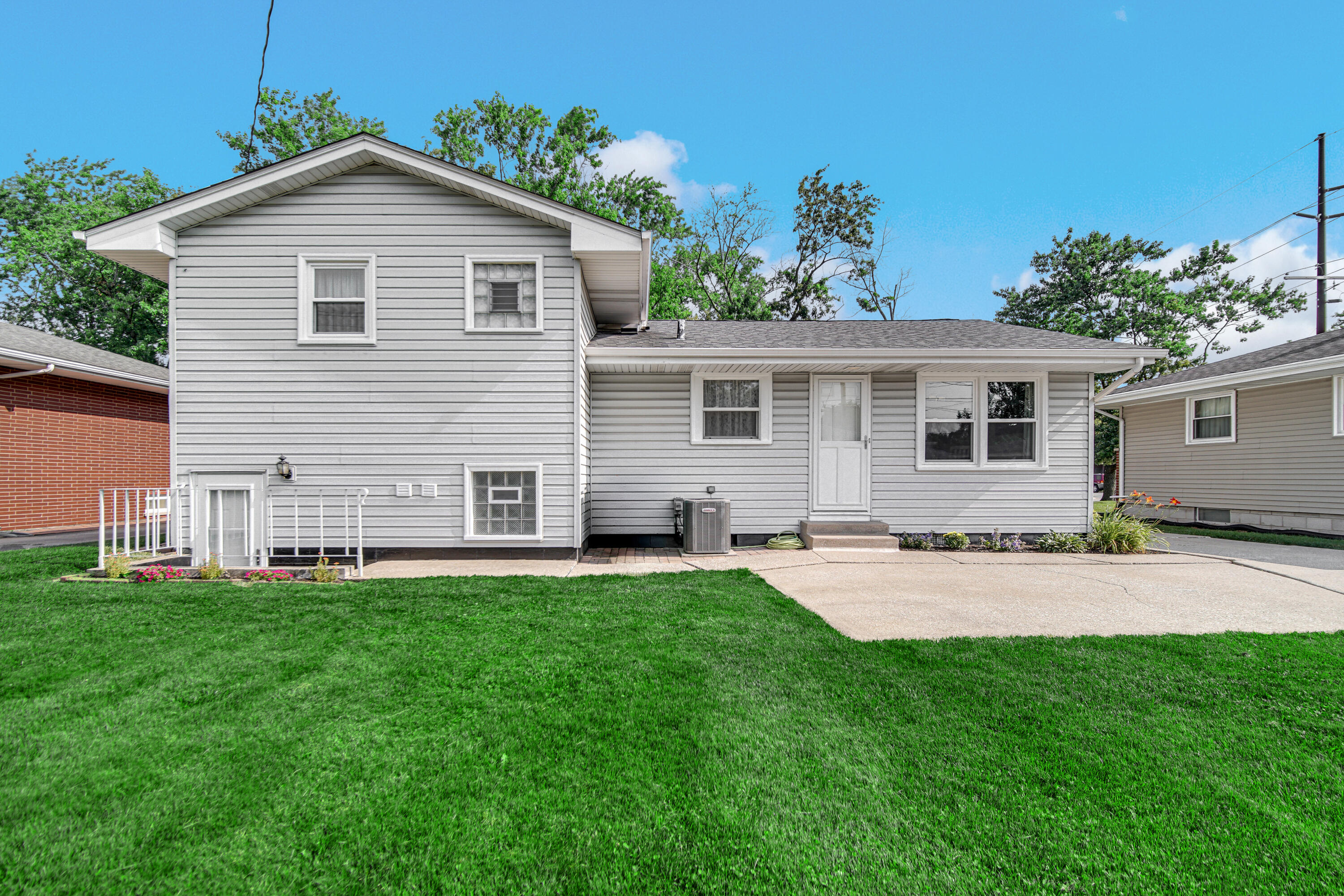 250 Lawndale Drive, Munster, IN 46321; Image #33