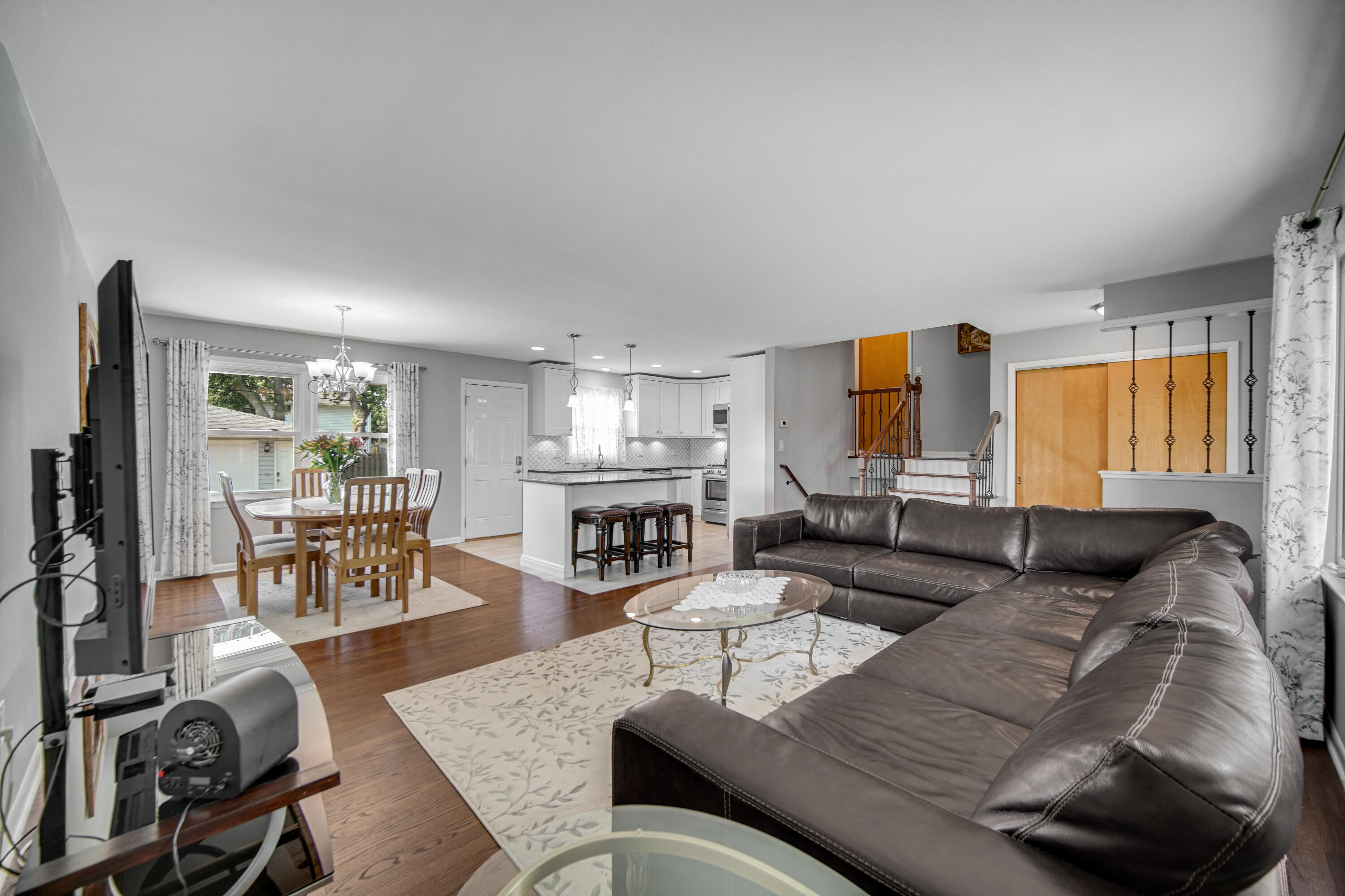 250 Lawndale Drive, Munster, IN 46321; Image #4