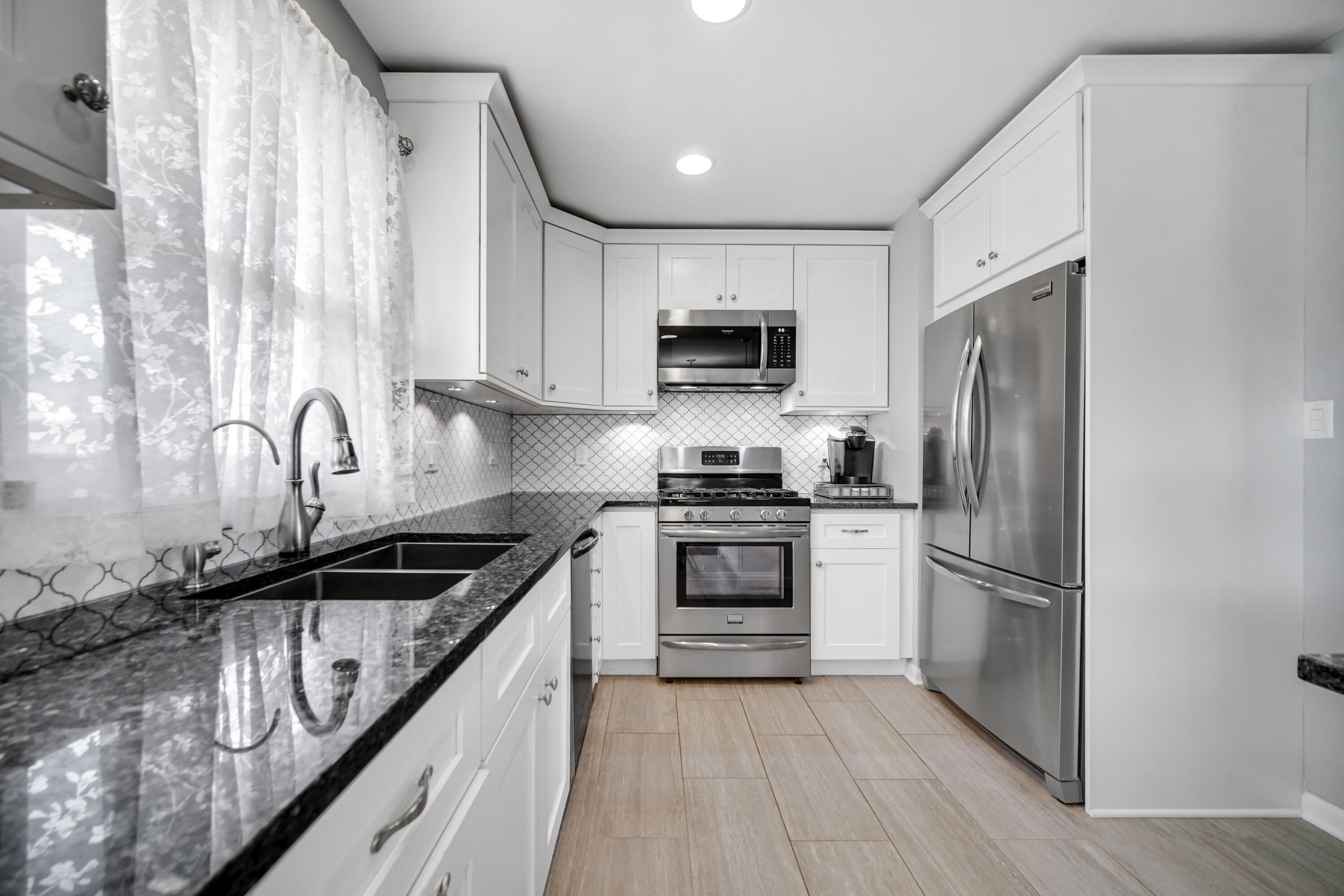250 Lawndale Drive, Munster, IN 46321; Image #9