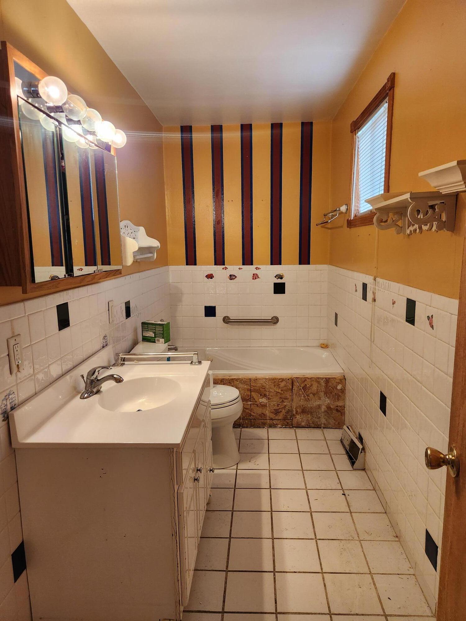 2025 W 4th Place, Gary, IN 46404; Image #6