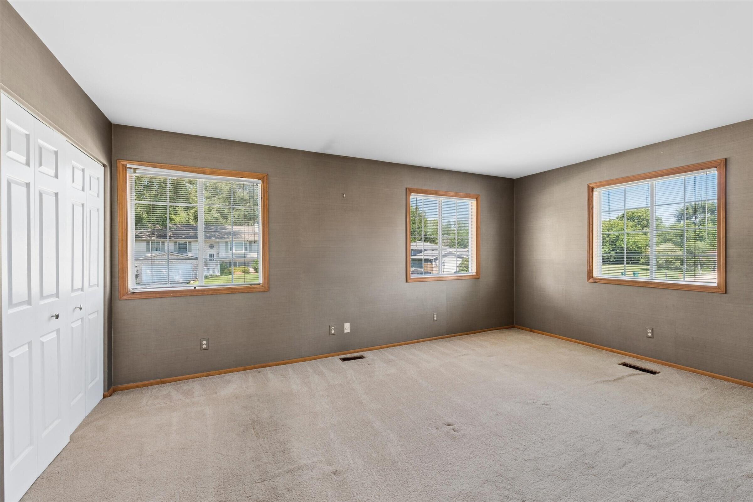 3992 Willowood Court, Crown Point, IN 46307; Image #10