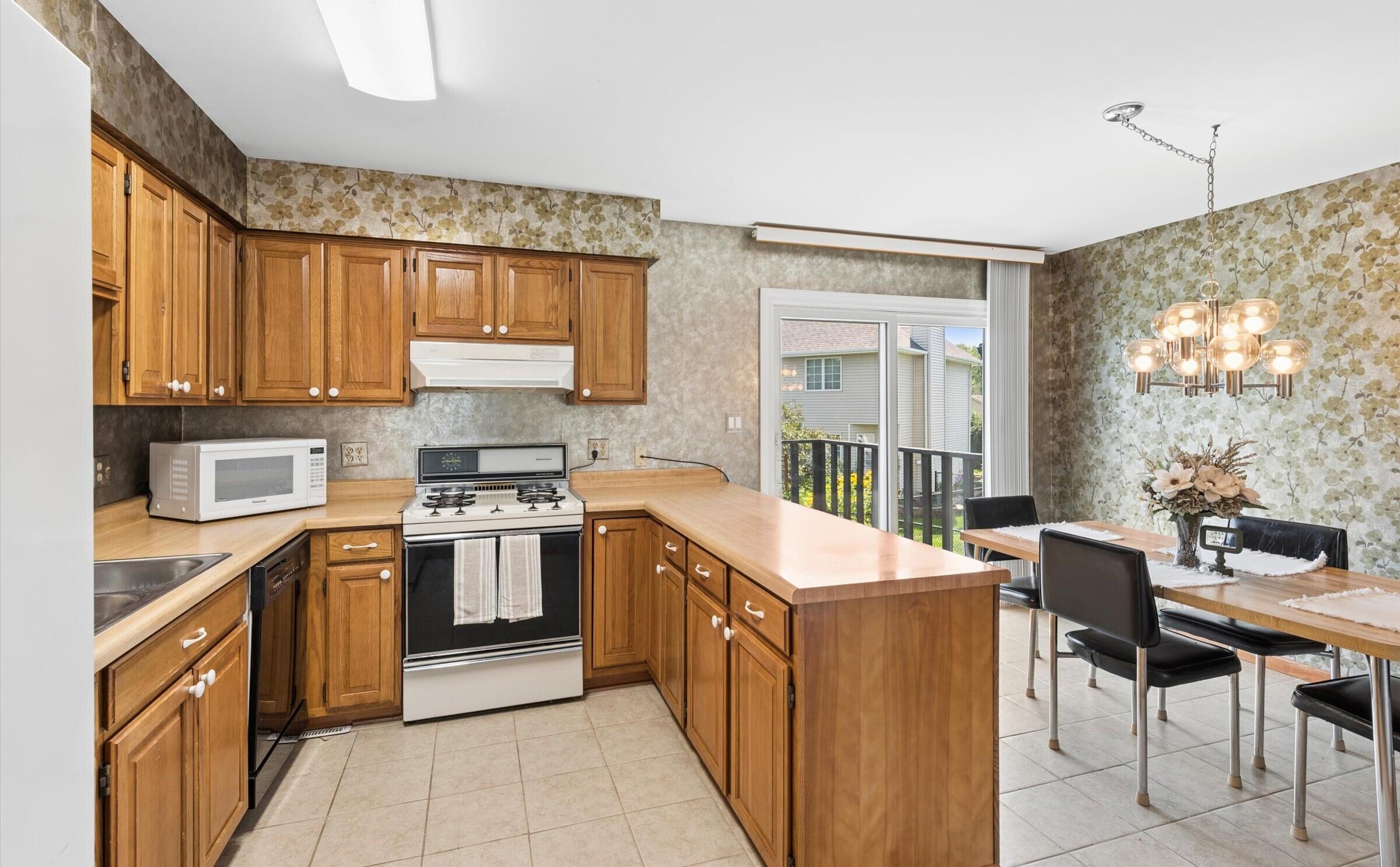 3992 Willowood Court, Crown Point, IN 46307; Image #7