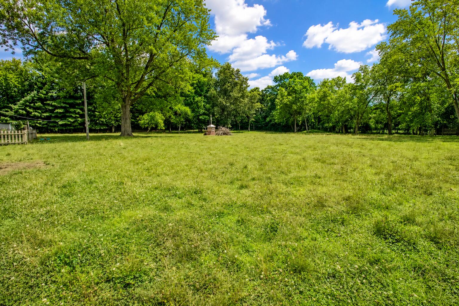 1202 W Pacific Avenue, Knox, IN 46534; Image #23