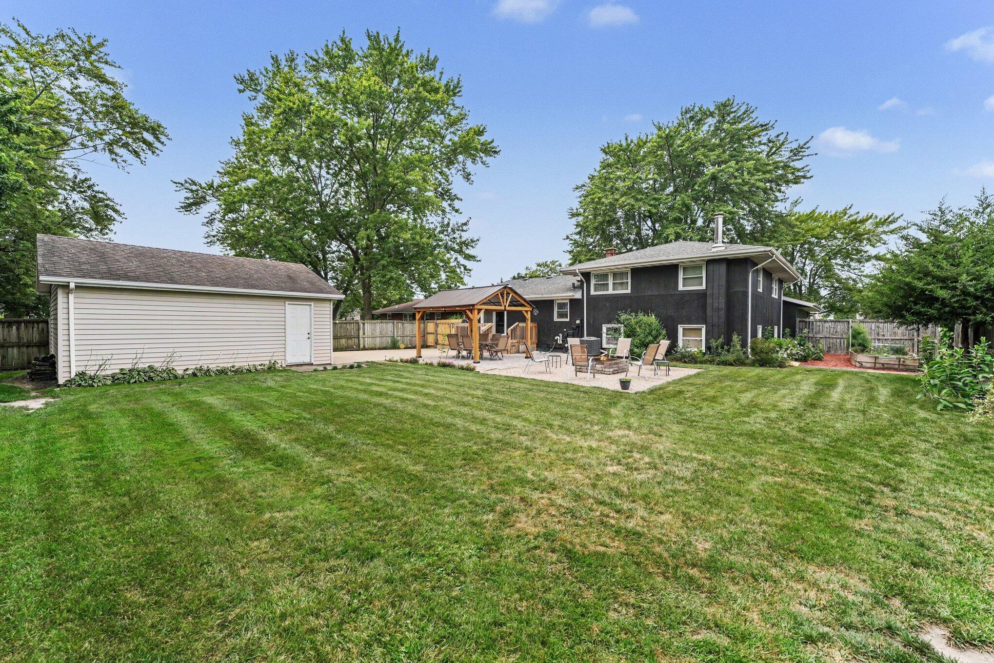 9425 Larch Drive, Munster, IN 46321; Image #20
