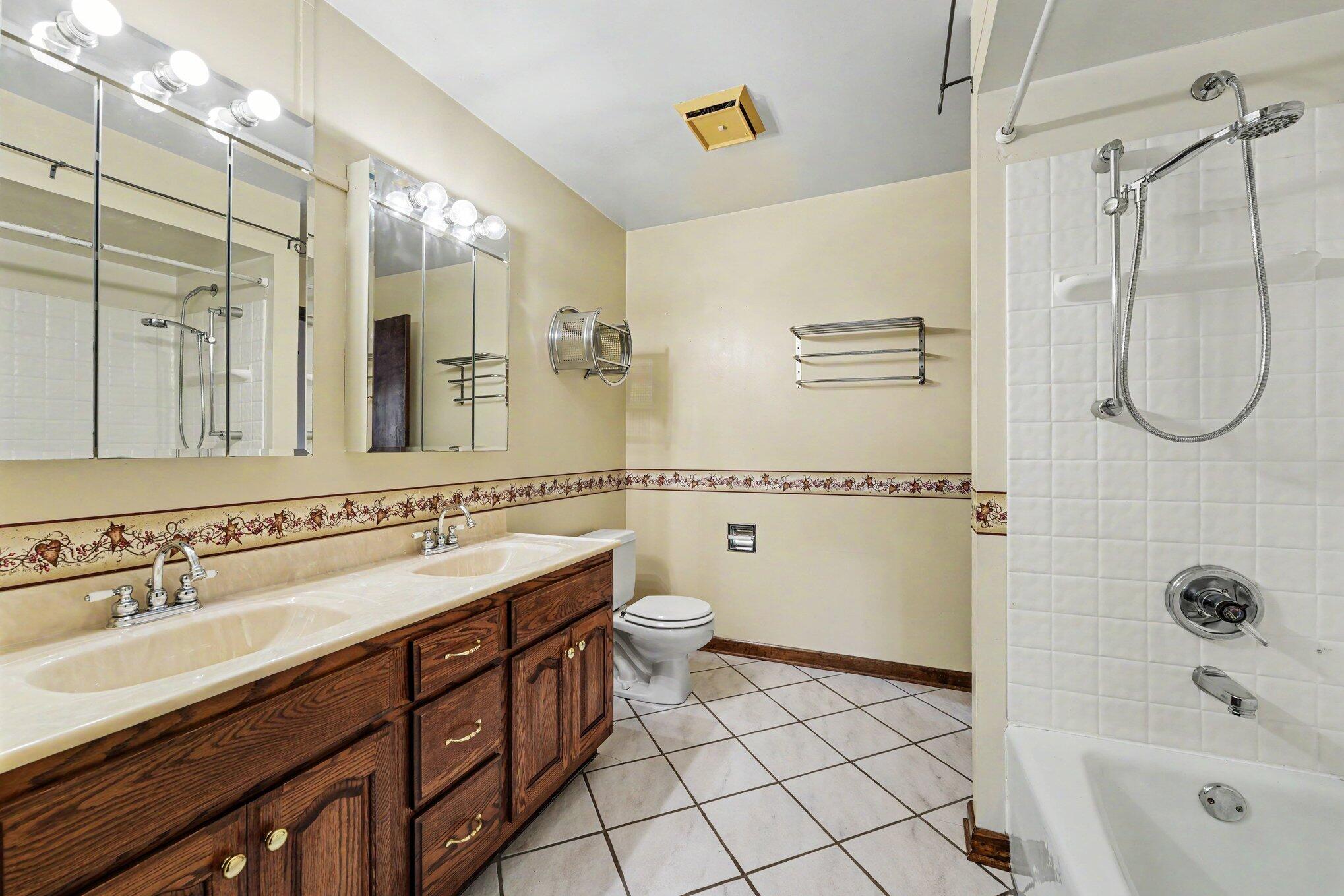 9425 Larch Drive, Munster, IN 46321; Image #9
