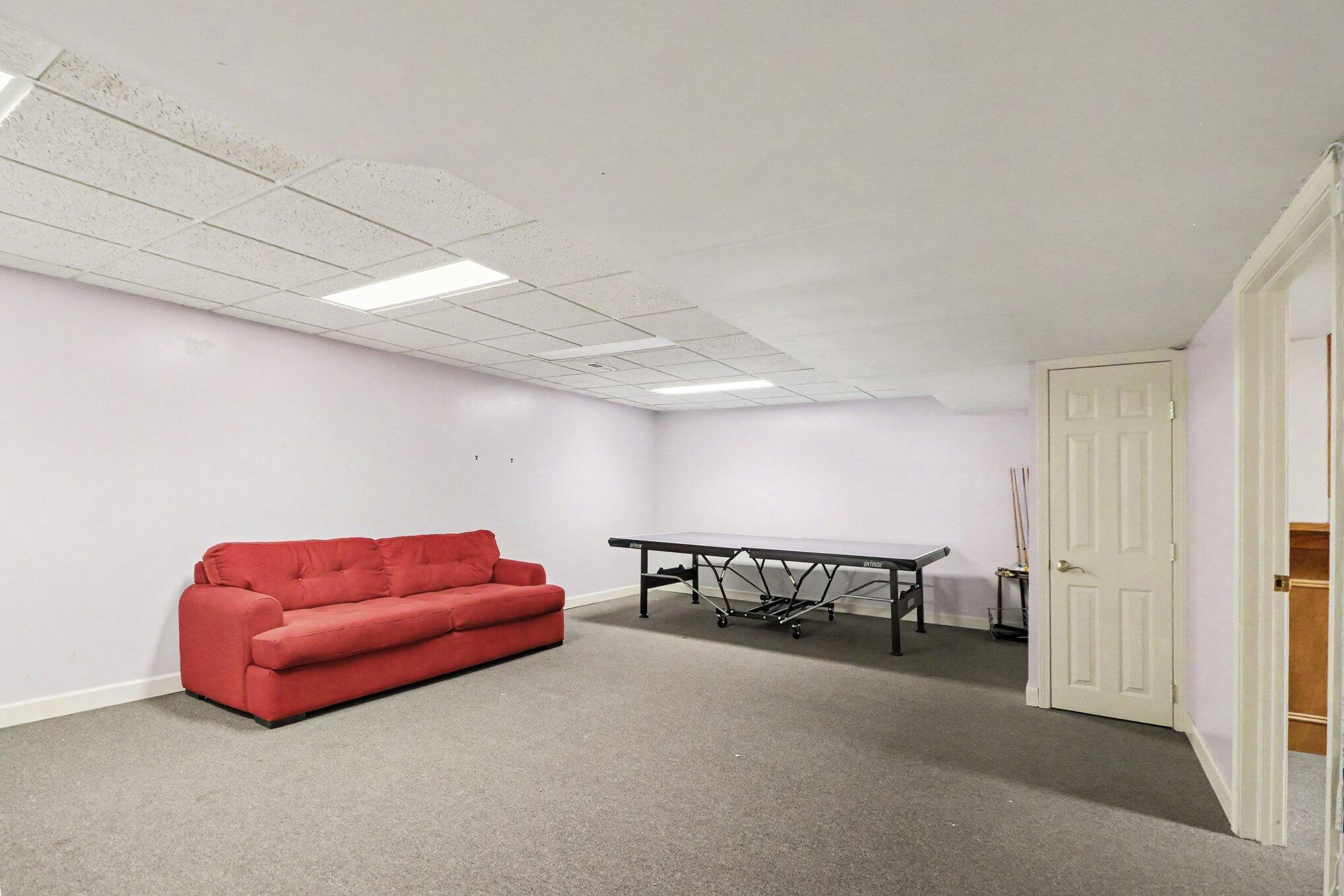 1931 Cherrywood Court, Munster, IN 46321; Image #27