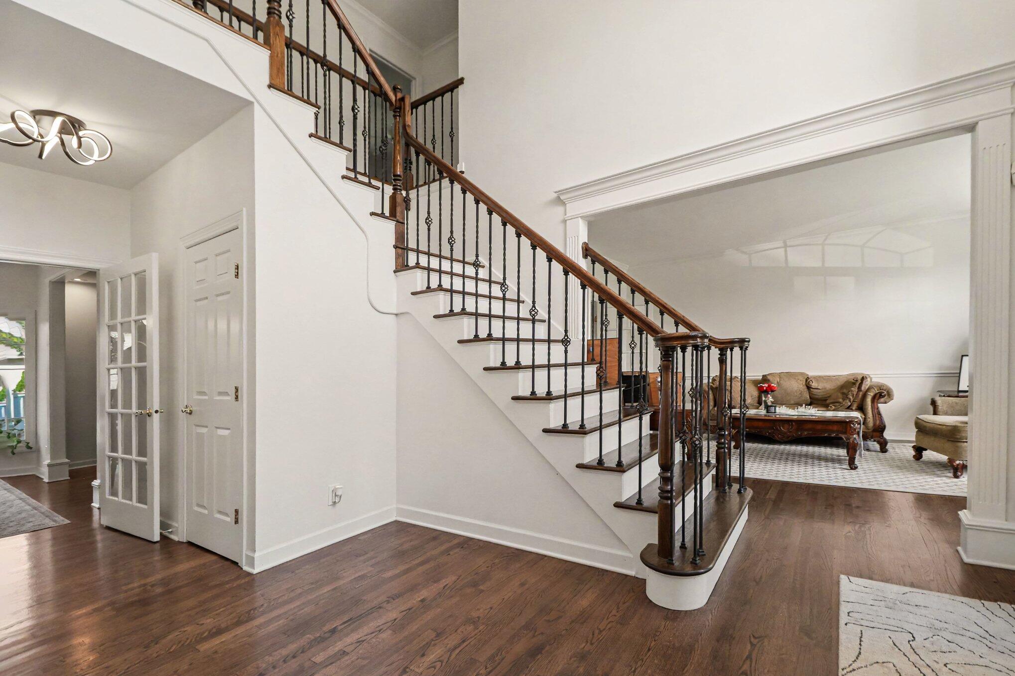 1931 Cherrywood Court, Munster, IN 46321; Image #3