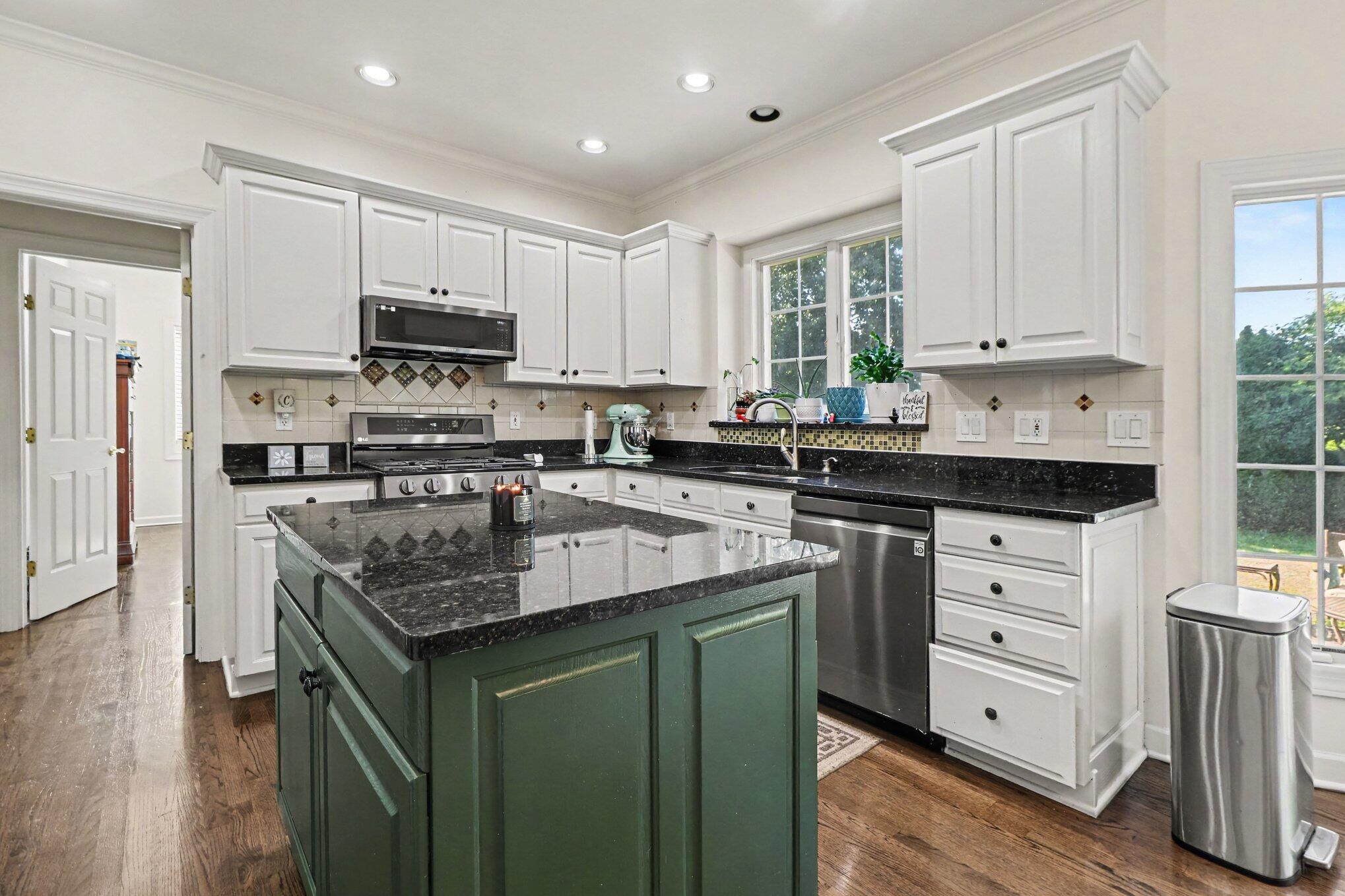 1931 Cherrywood Court, Munster, IN 46321; Image #7