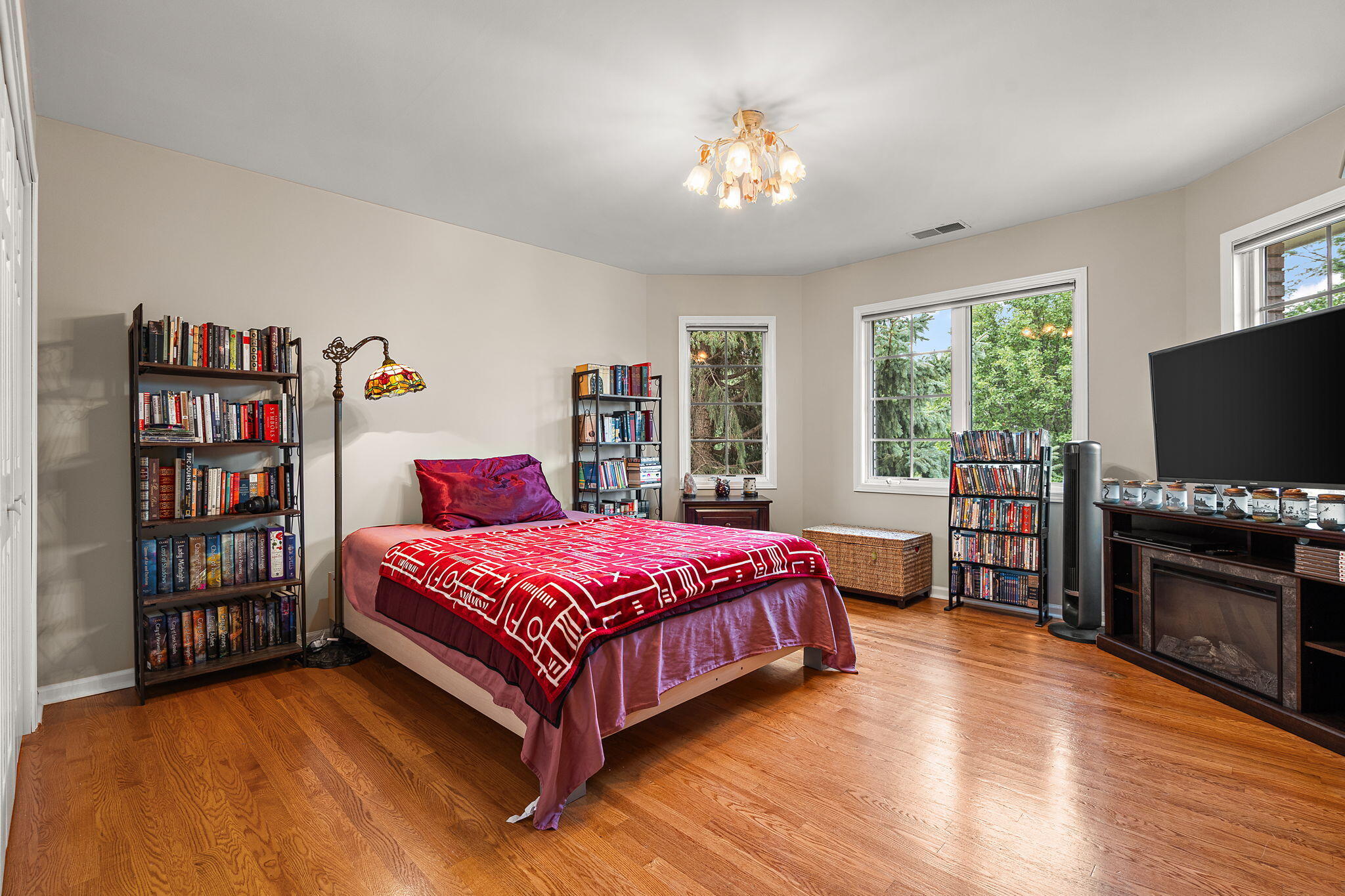 1929 Redwood Lane, Munster, IN 46321; Image #46