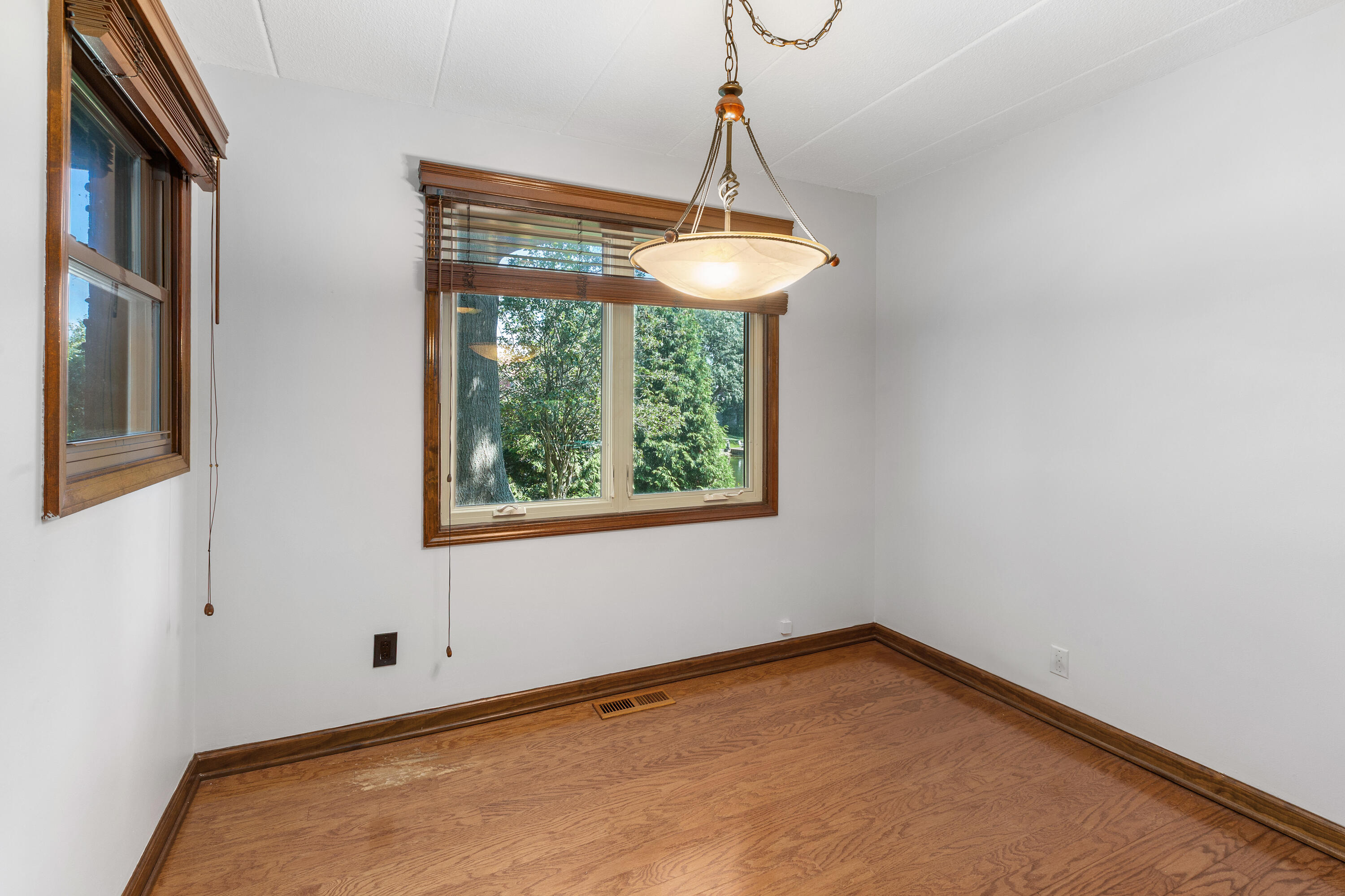 2511 E Lakeshore Drive, Crown Point, IN #A1, 46307; Image #13
