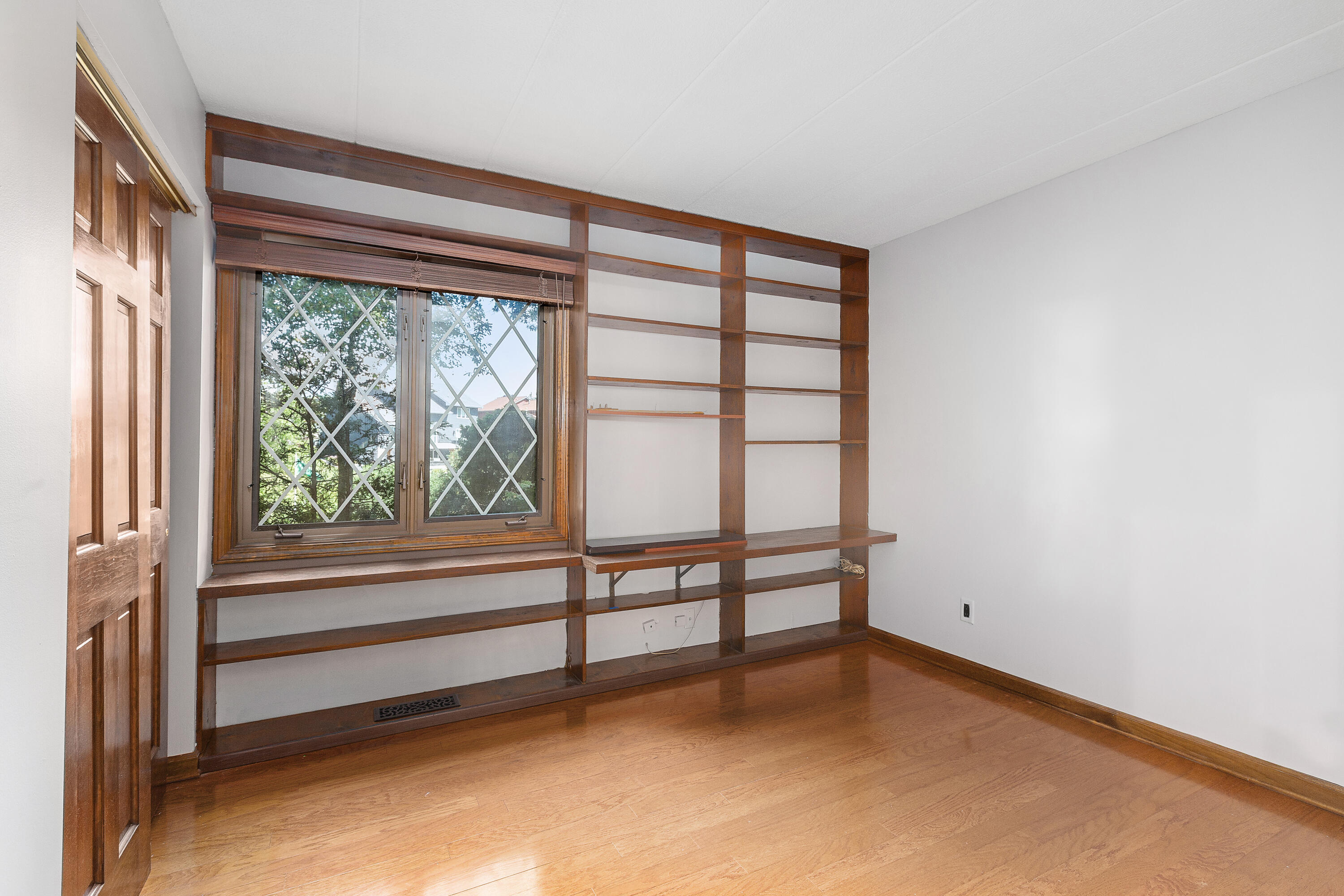 2511 E Lakeshore Drive, Crown Point, IN #A1, 46307; Image #21