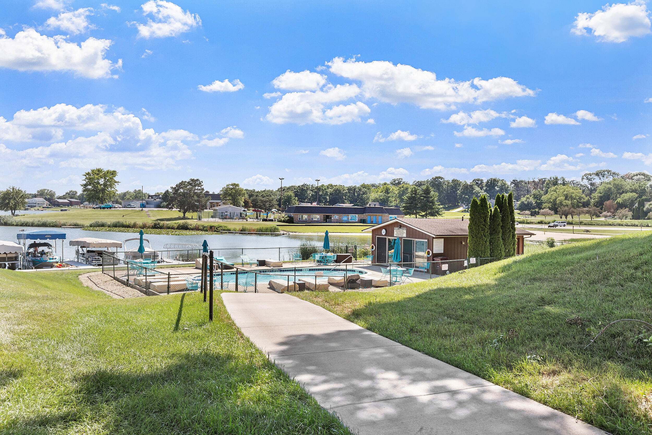 2511 E Lakeshore Drive, Crown Point, IN #A1, 46307; Image #24
