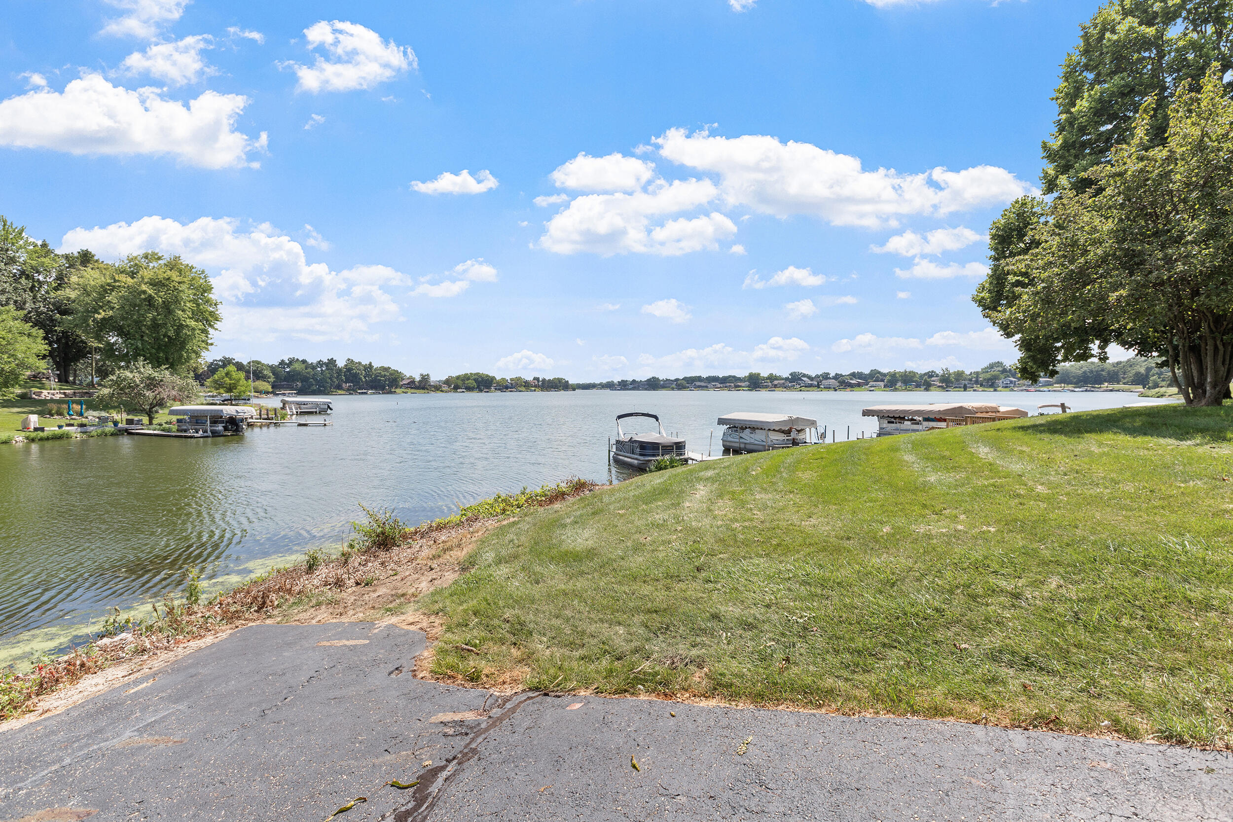 2511 E Lakeshore Drive, Crown Point, IN #A1, 46307; Image #25