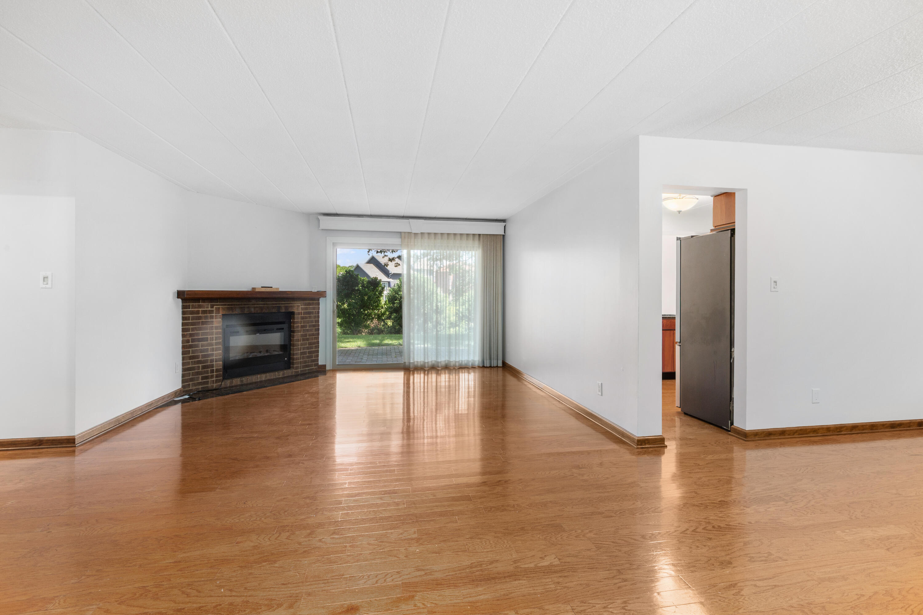 2511 E Lakeshore Drive, Crown Point, IN #A1, 46307; Image #5