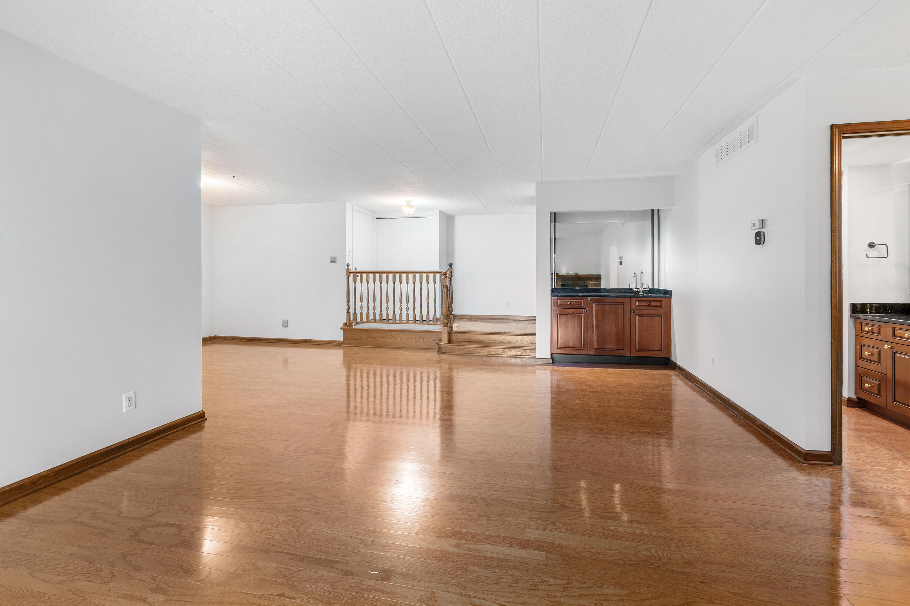 2511 E Lakeshore Drive, Crown Point, IN #A1, 46307; Image #6
