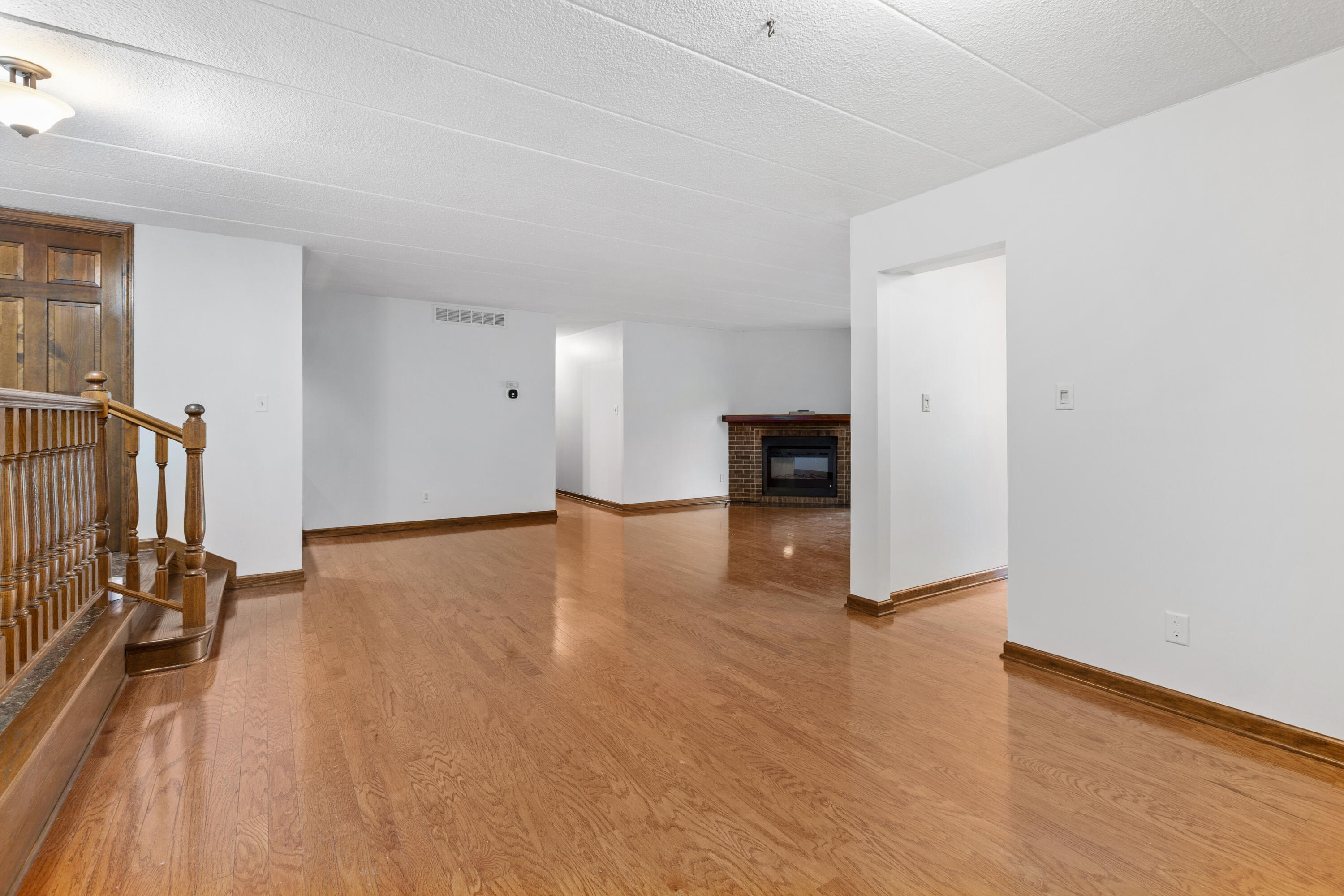 2511 E Lakeshore Drive, Crown Point, IN #A1, 46307; Image #8
