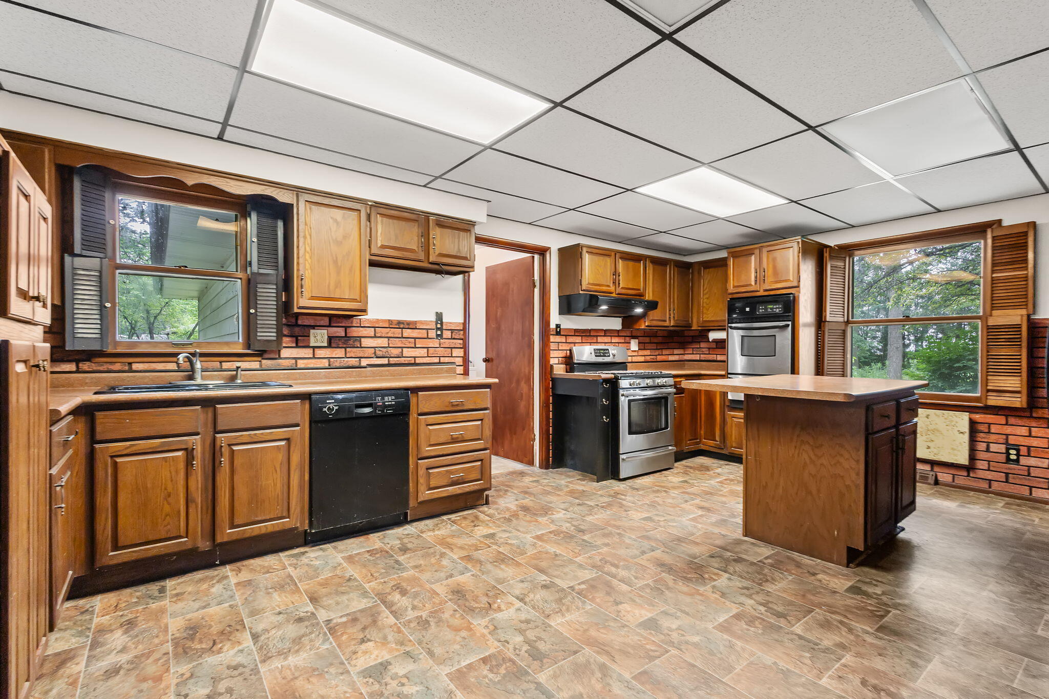 931 S 500 E, Kouts, IN 46347; Image #7