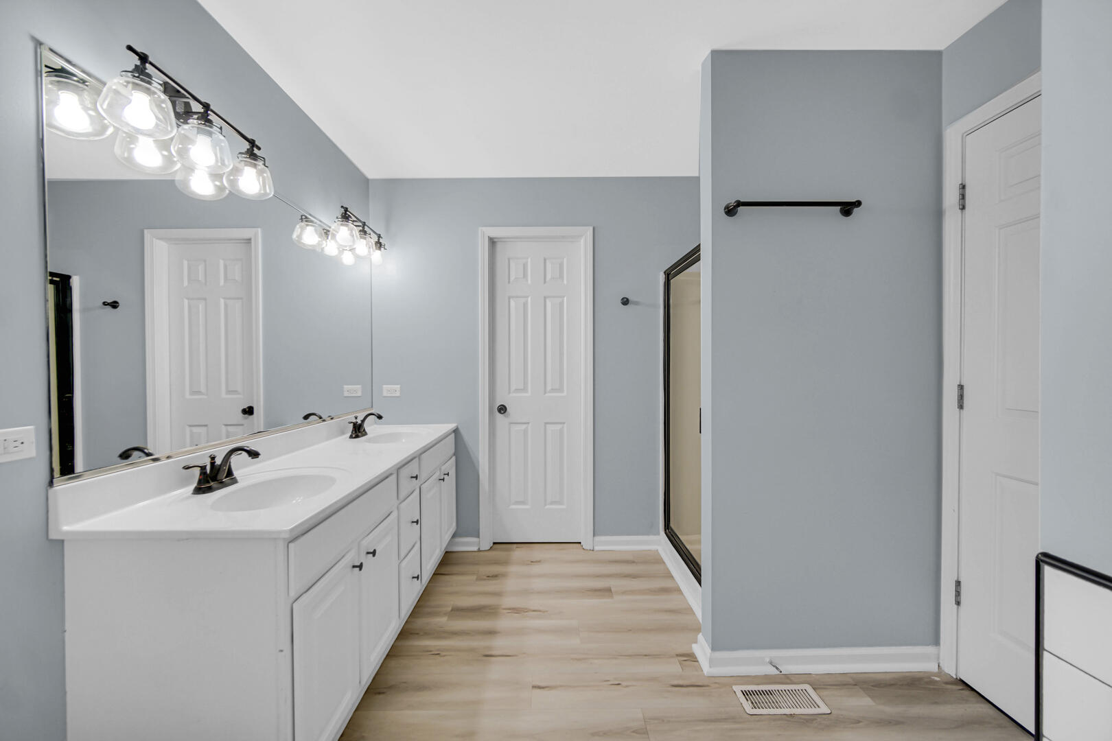 310 Cornwall Circle, Munster, IN 46321; Image #23