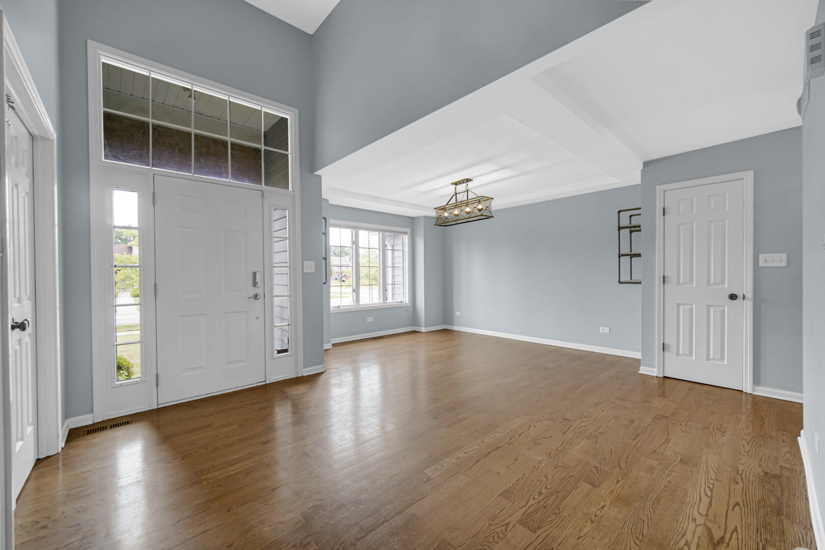 310 Cornwall Circle, Munster, IN 46321; Image #4