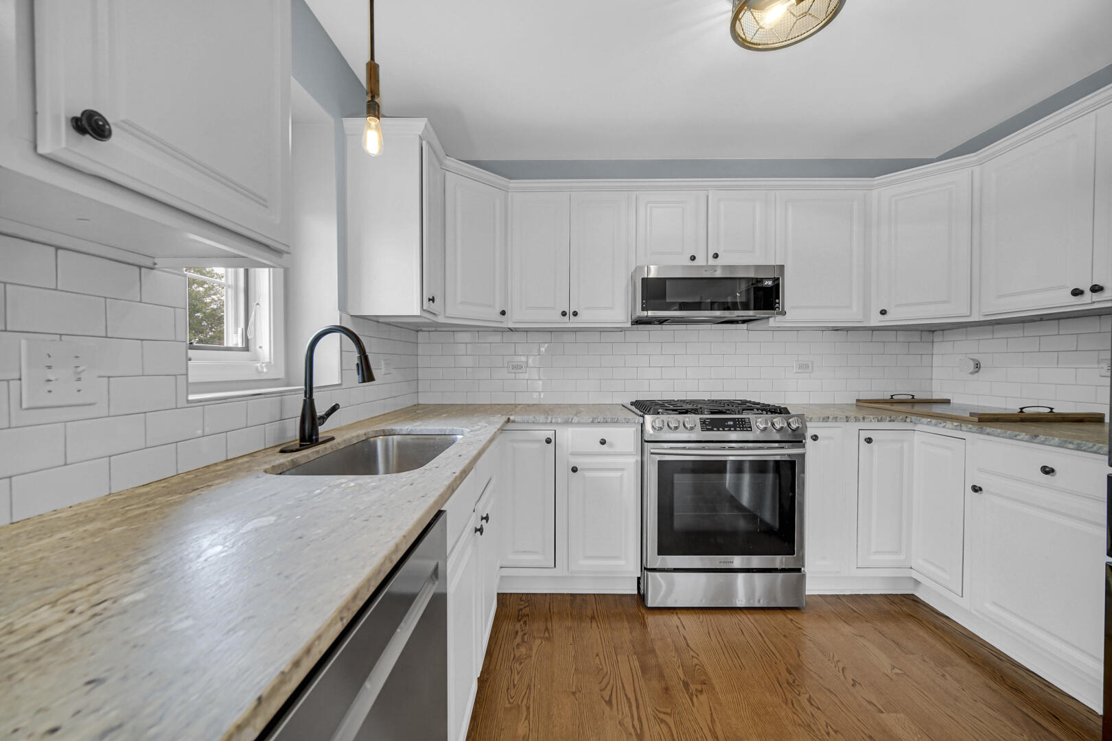 310 Cornwall Circle, Munster, IN 46321; Image #9