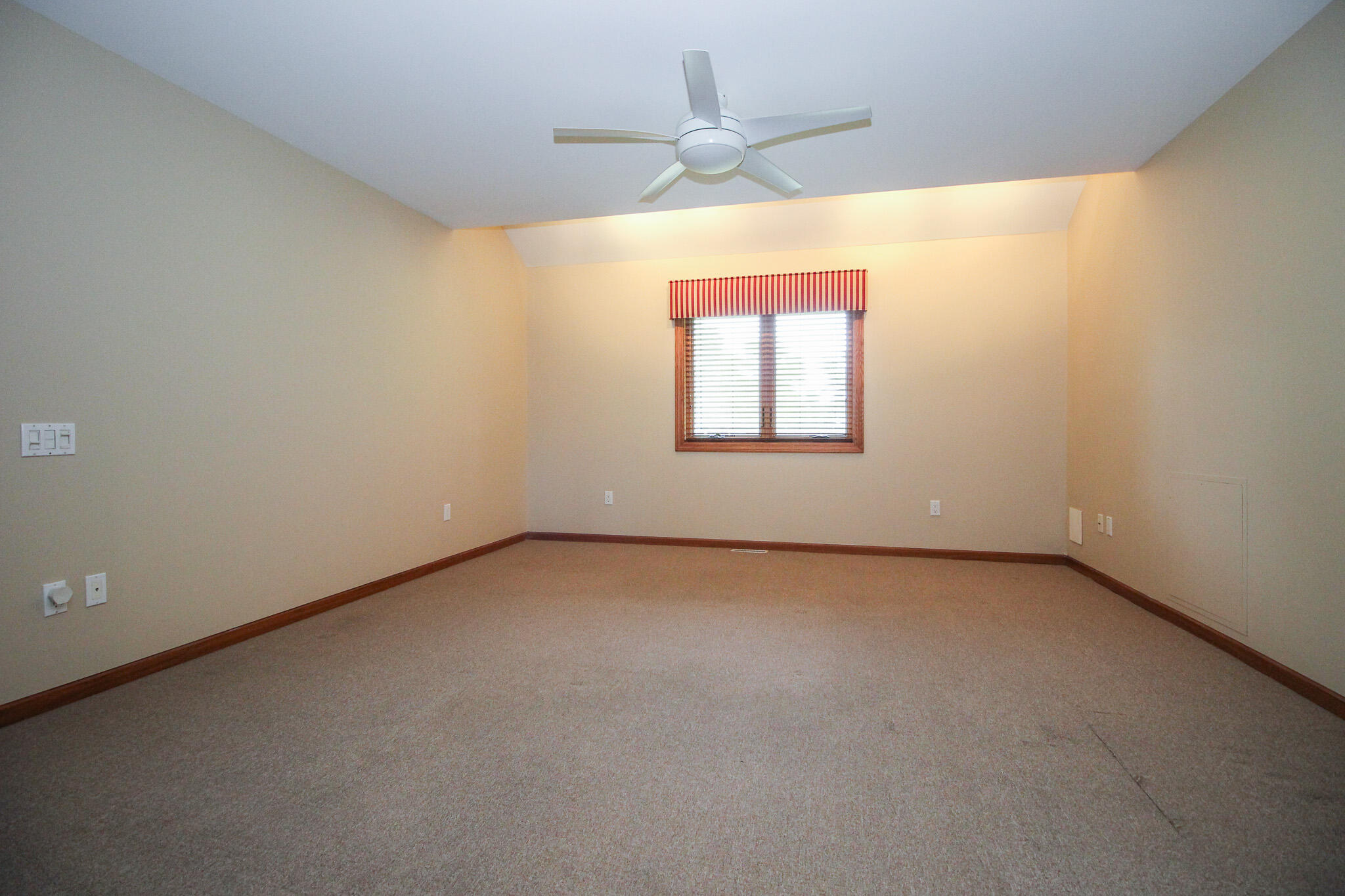 504 Pinehurst Lane, Schererville, IN 46375; Image #16