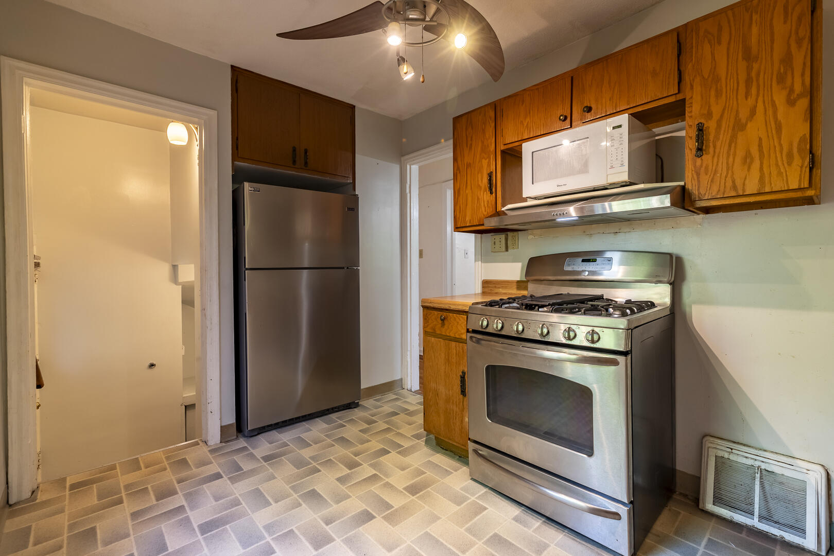 17633 Roy Street, Lansing, IL 60438; Image #6