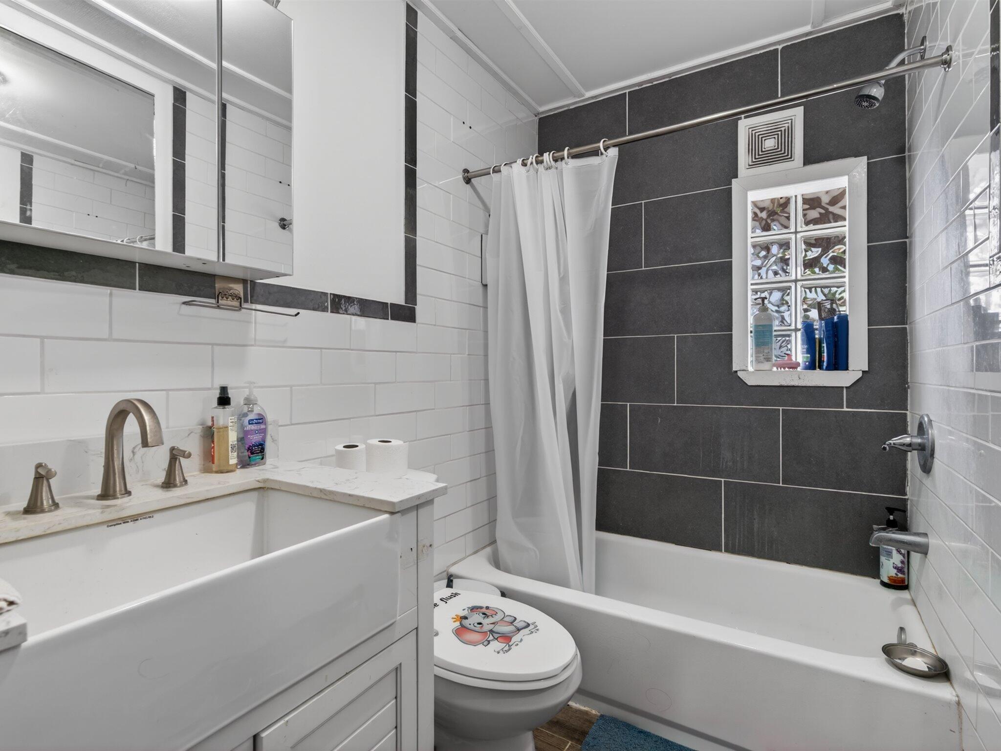 1406 Lincolnway, La Porte, IN 46350; Image #7