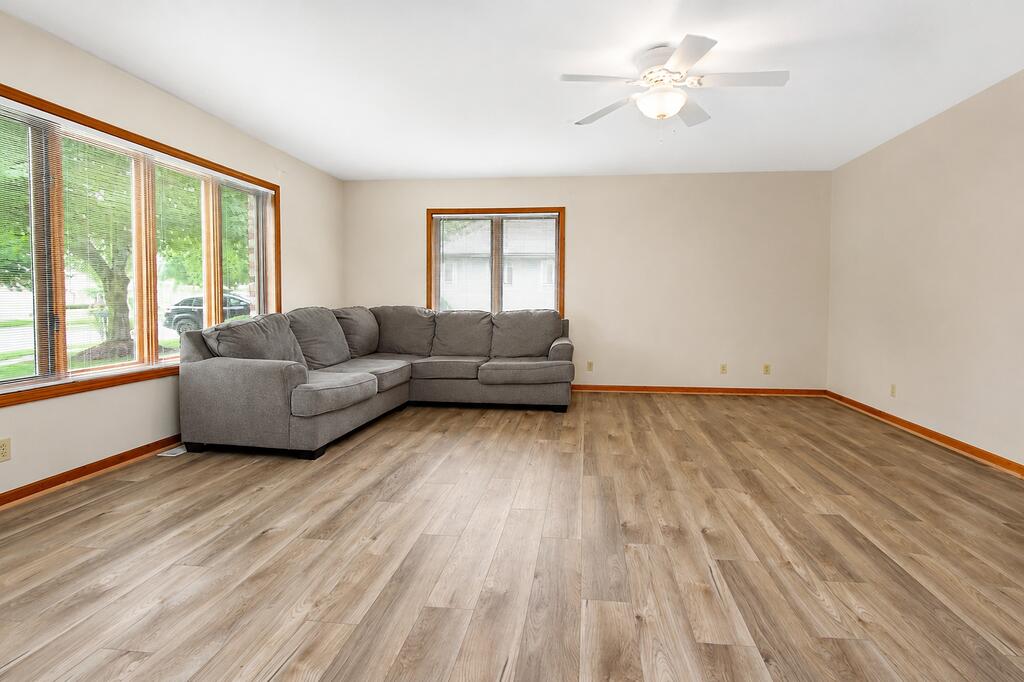 142 Sagamore Pkwy, La Porte, IN 46350; Image #3