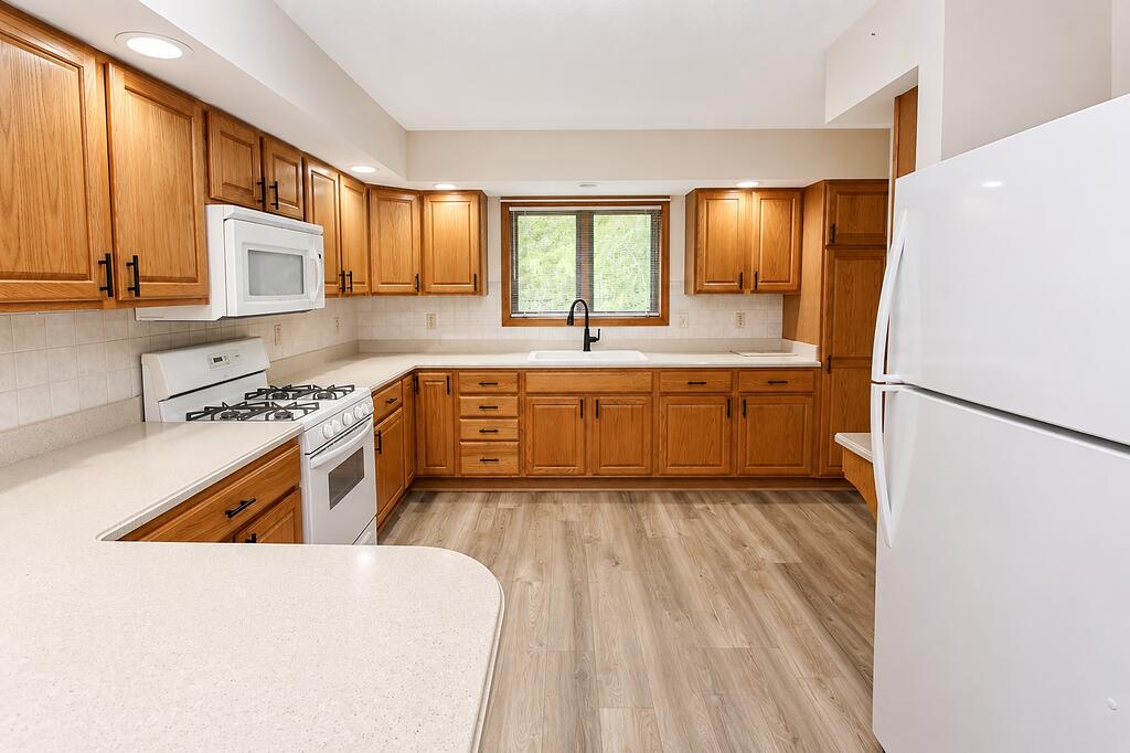 142 Sagamore Pkwy, La Porte, IN 46350; Image #6