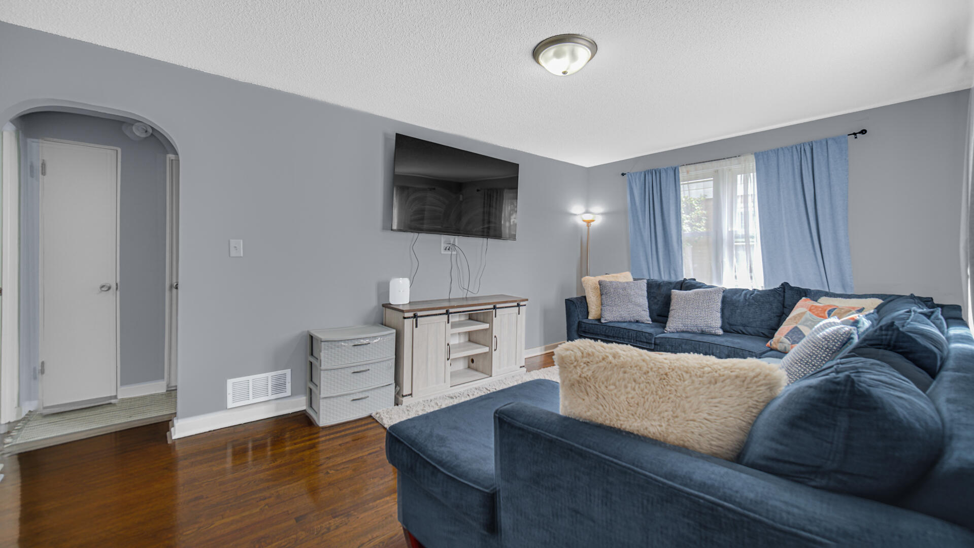 117 N Wisconsin Street, Hobart, IN 46342; Image #5