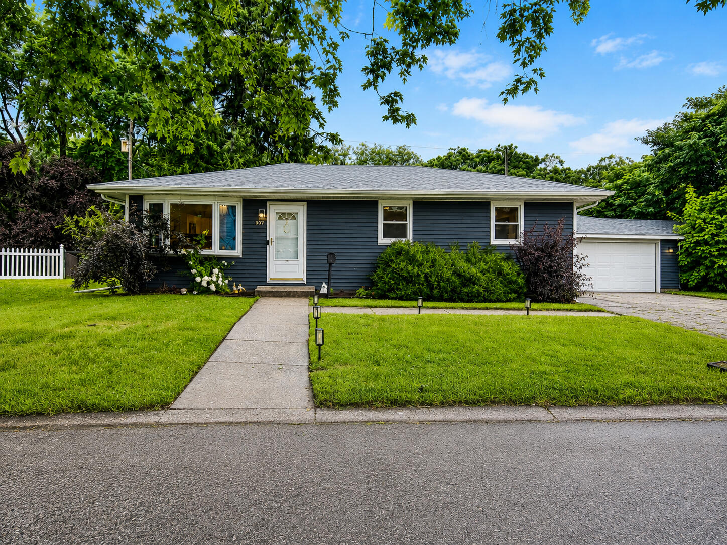 807 Henry Court, Hobart, IN 46342; Image #3