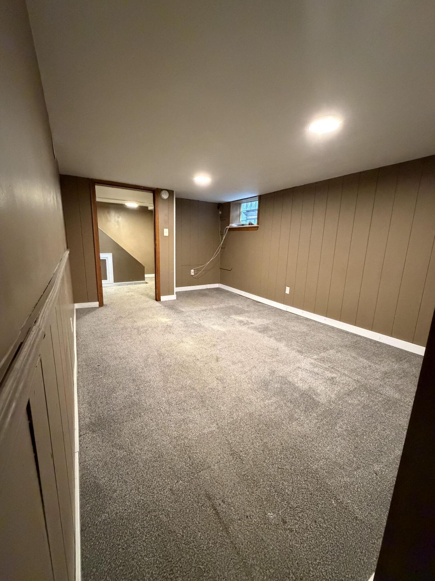 6818 Huron Avenue, Hammond, IN 46323; Image #37
