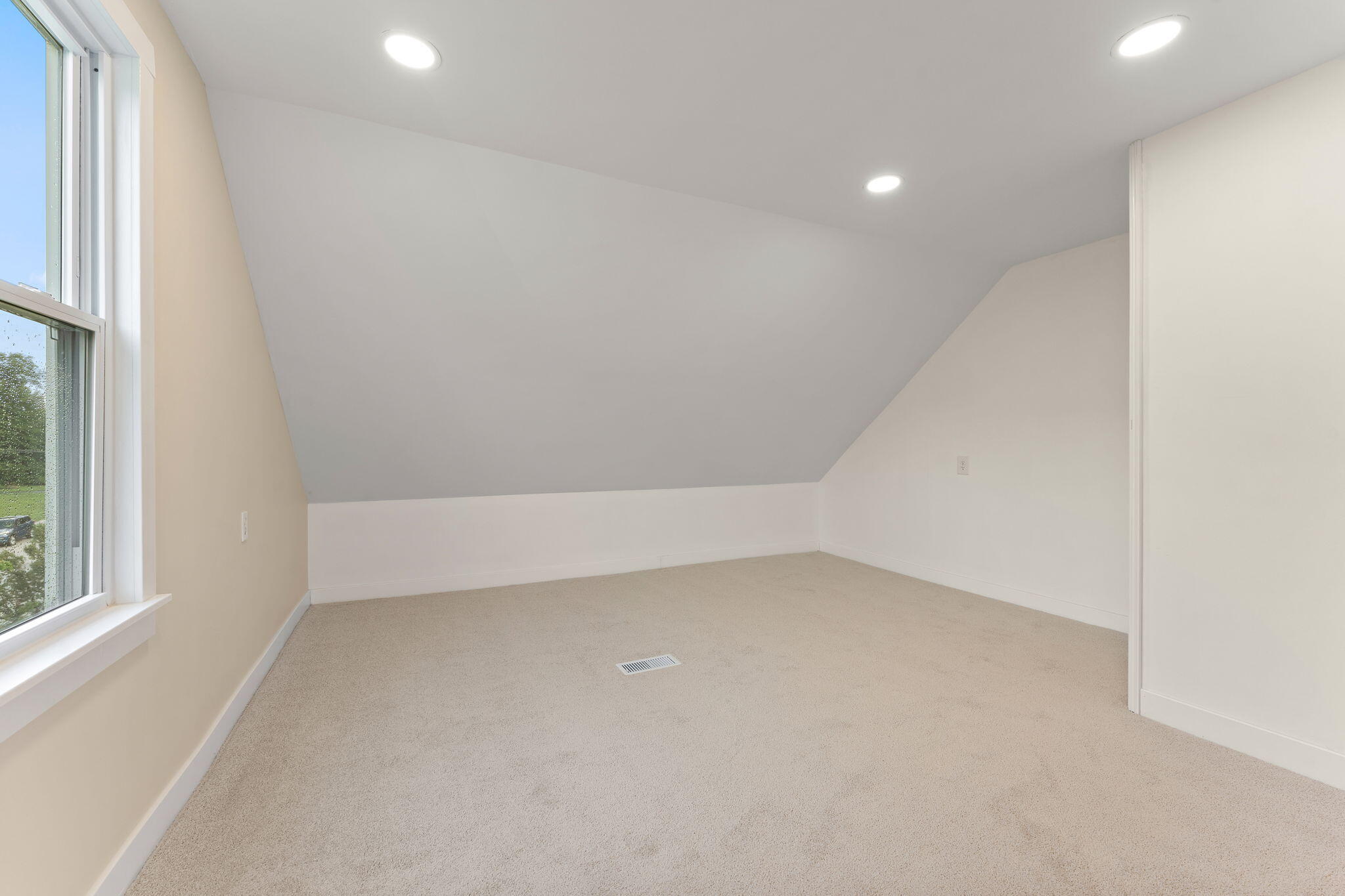 799 N 400 E, Valparaiso, IN 46383; Image #34