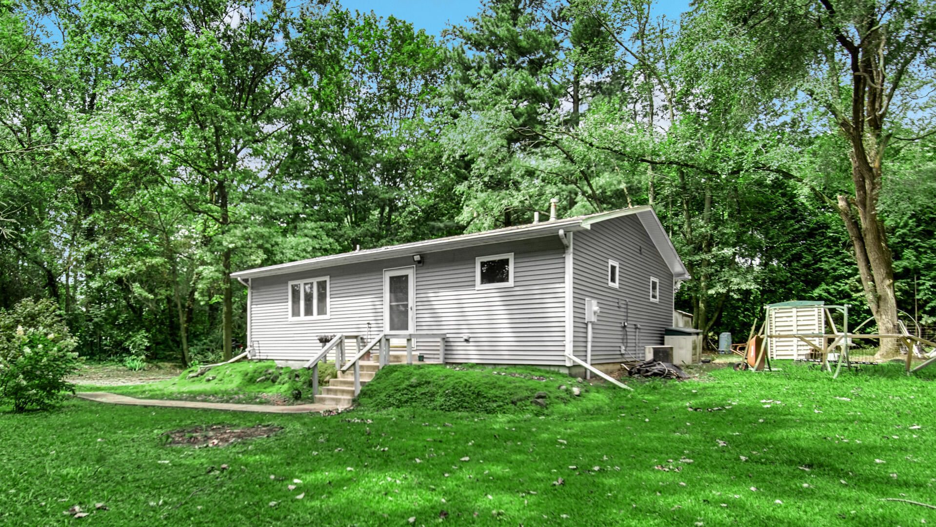 101 Highland Drive, Walkerton, IN 46574; Image #2