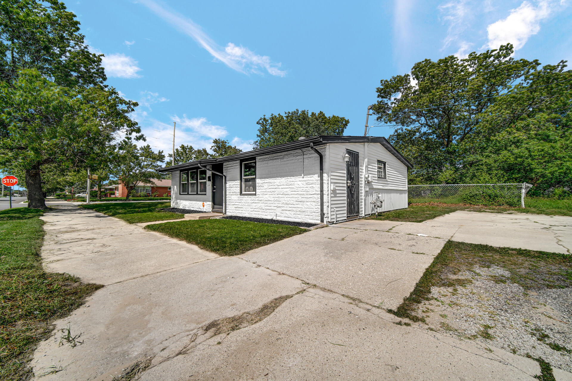 2101 Chase Street, Gary, IN 46404; Image #16