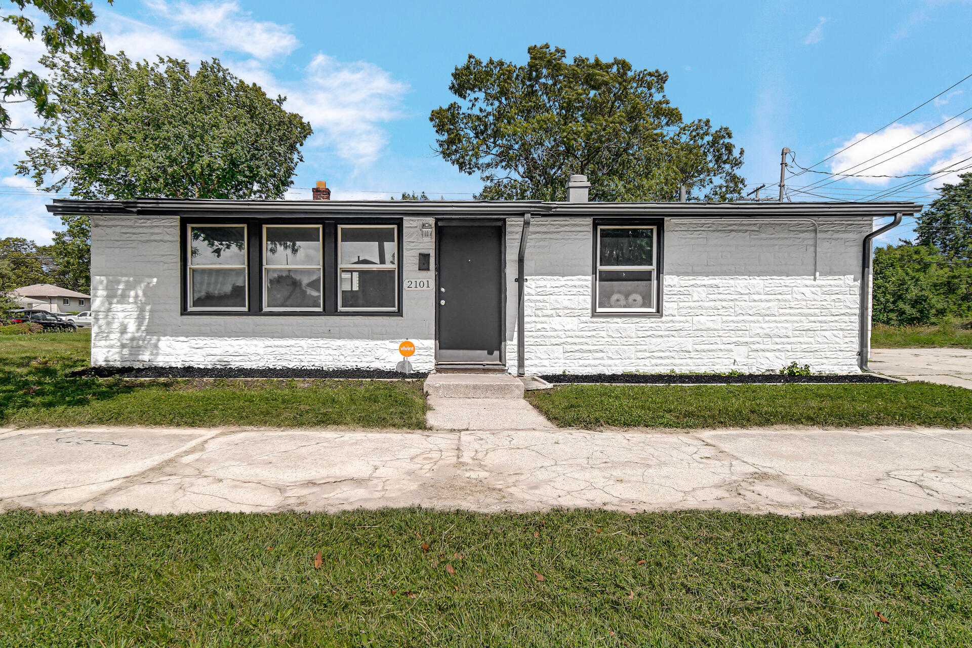 2101 Chase Street, Gary, IN 46404; Image #2