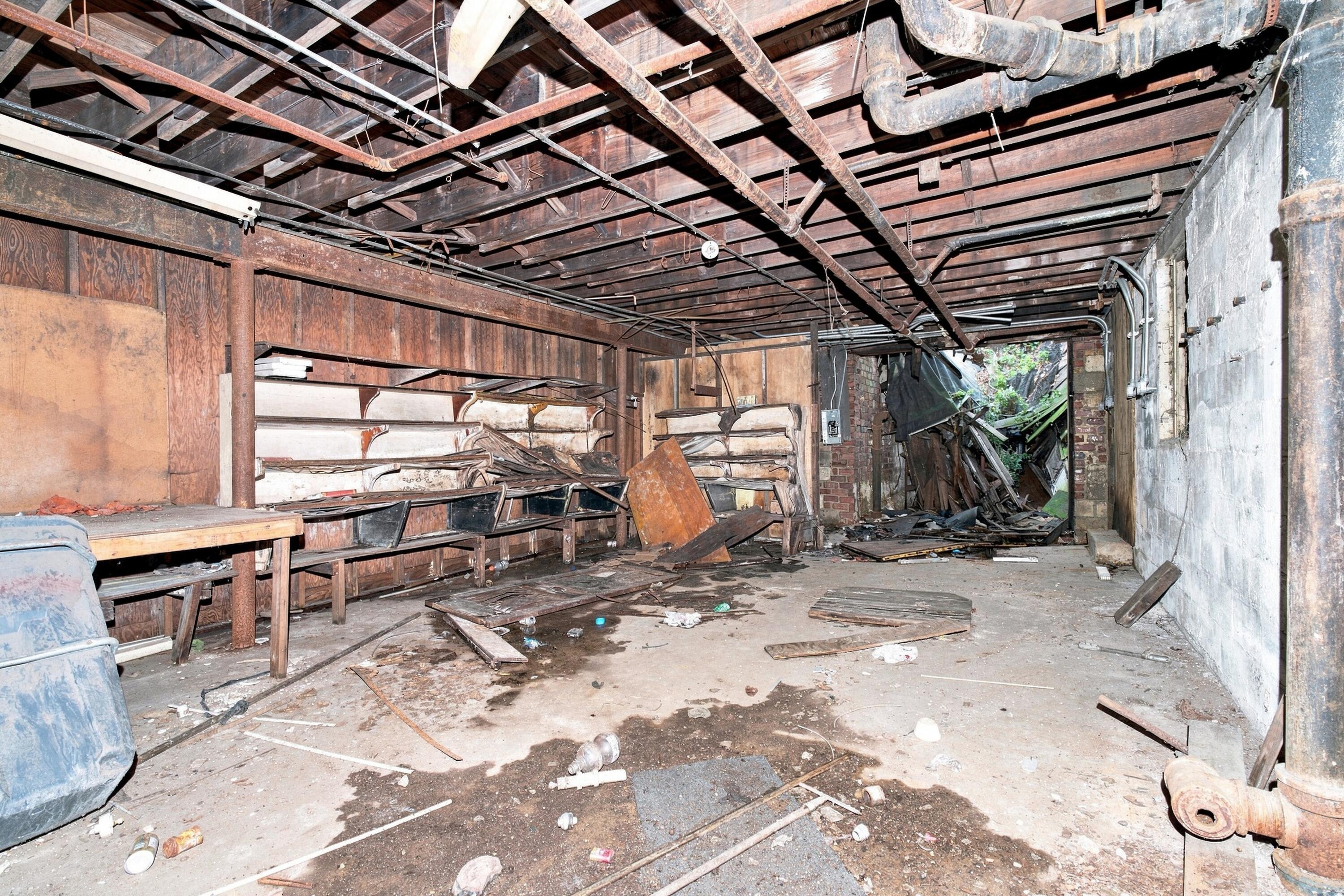 400 E 41st Avenue, Gary, IN 46409; Image #22