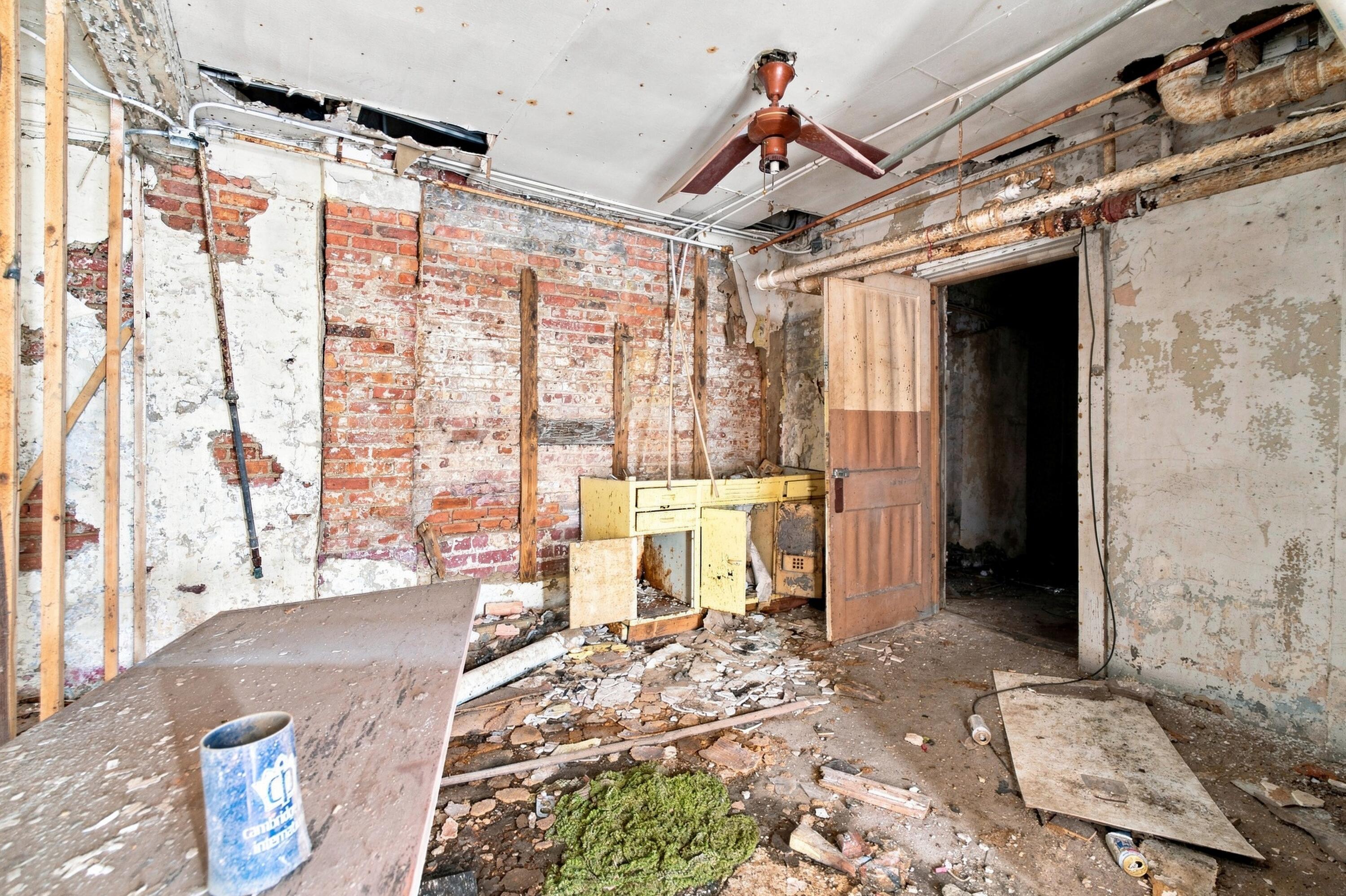 400 E 41st Avenue, Gary, IN 46409; Image #26
