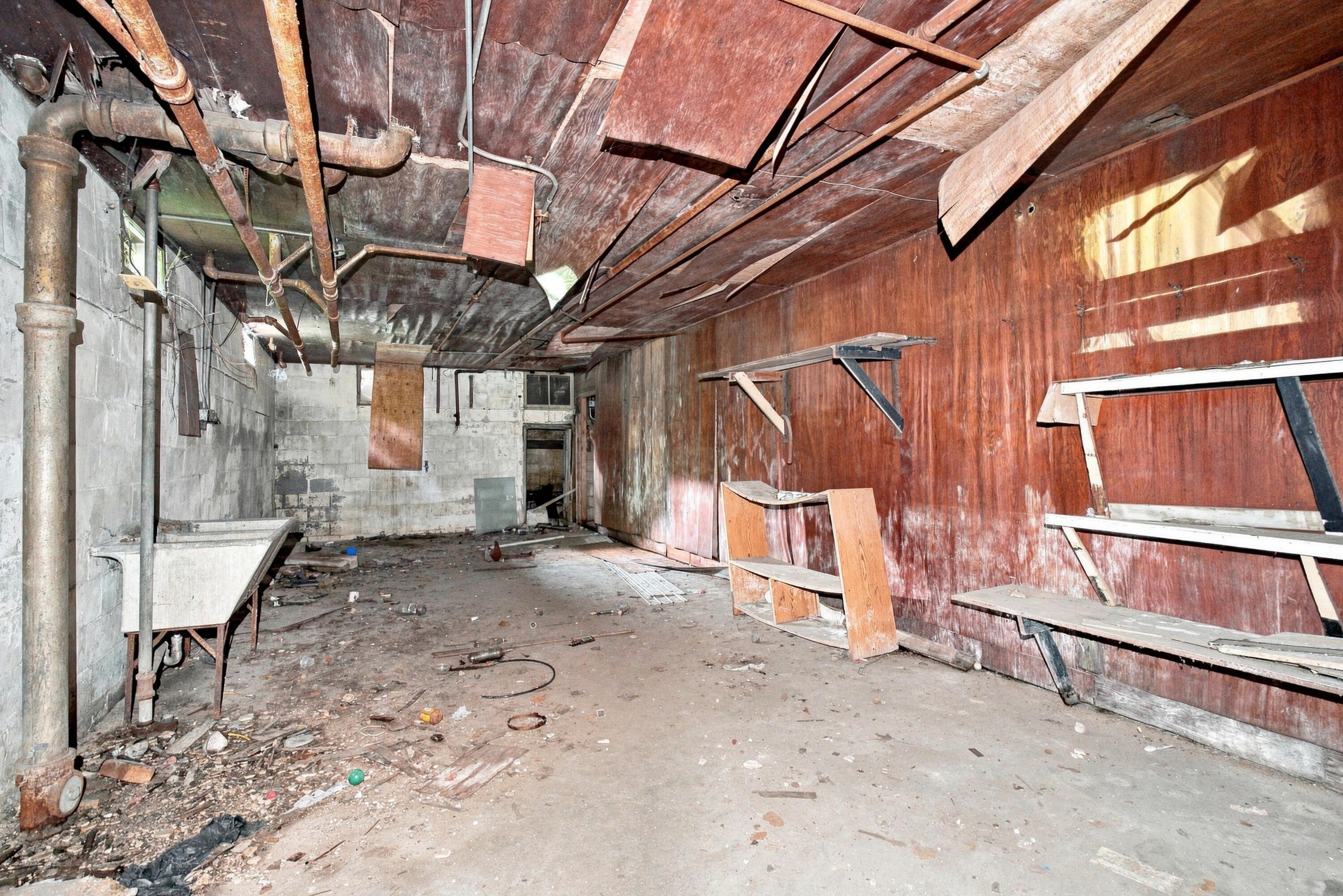 400 E 41st Avenue, Gary, IN 46409; Image #29