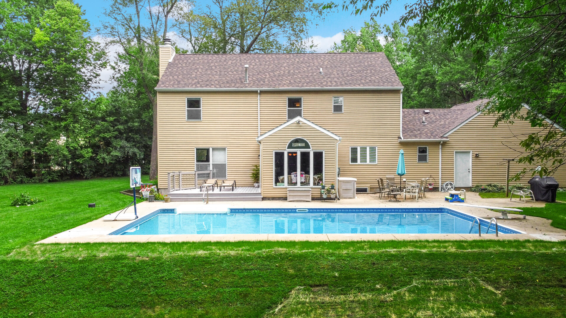 100 N Pawnee Court, La Porte, IN 46350; Image #4