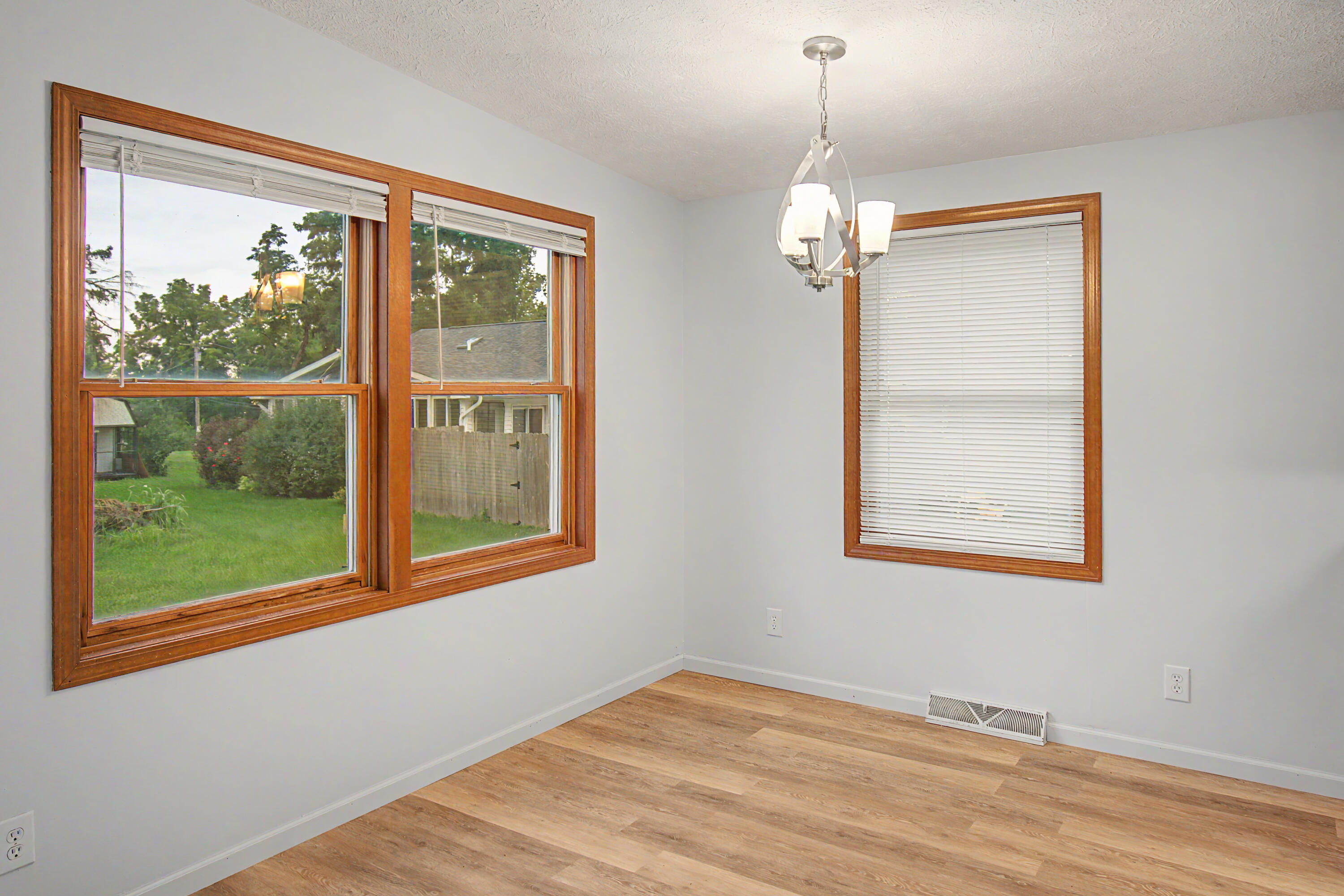 18 S Quinn Street, Valparaiso, IN 46385; Image #12
