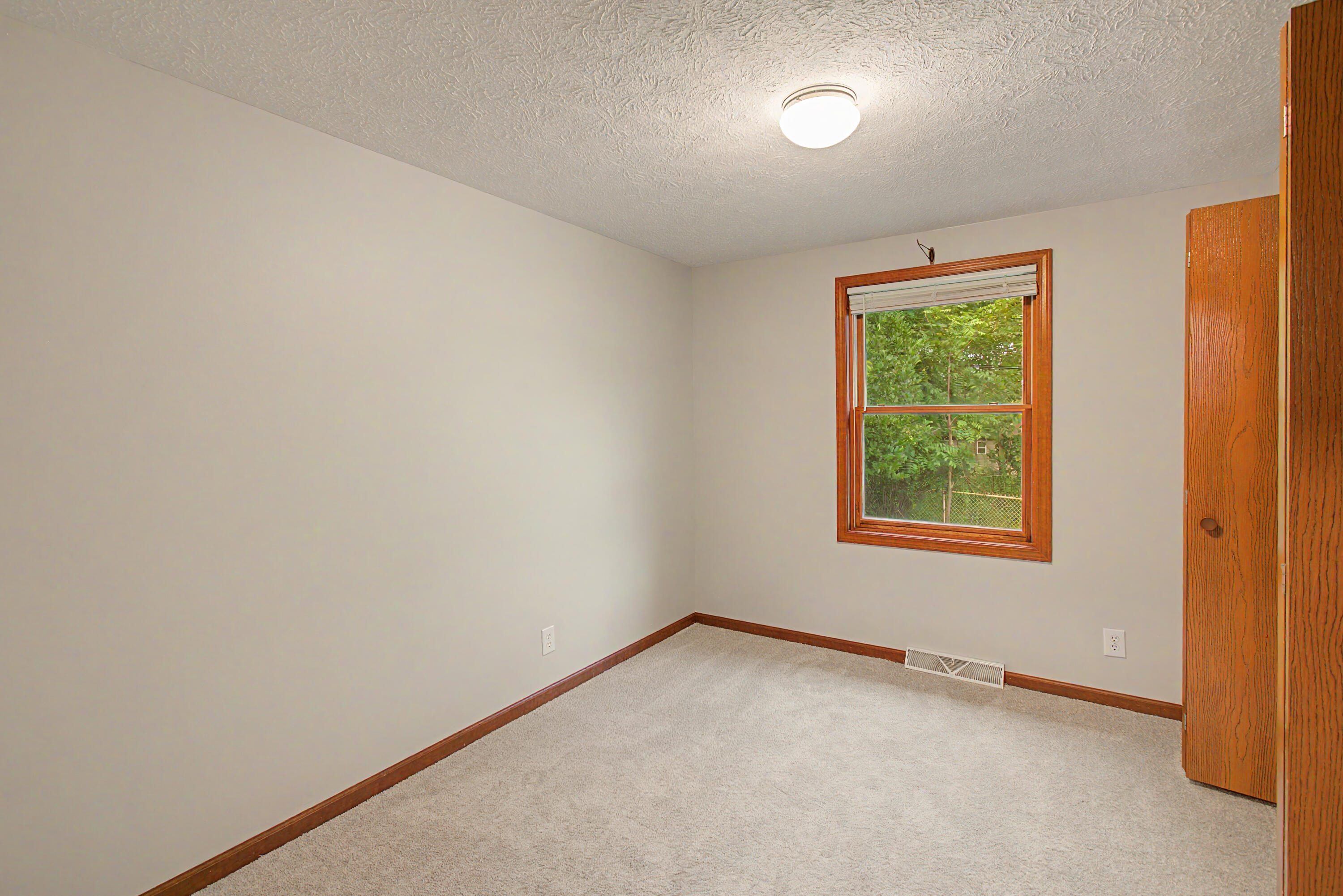 18 S Quinn Street, Valparaiso, IN 46385; Image #16
