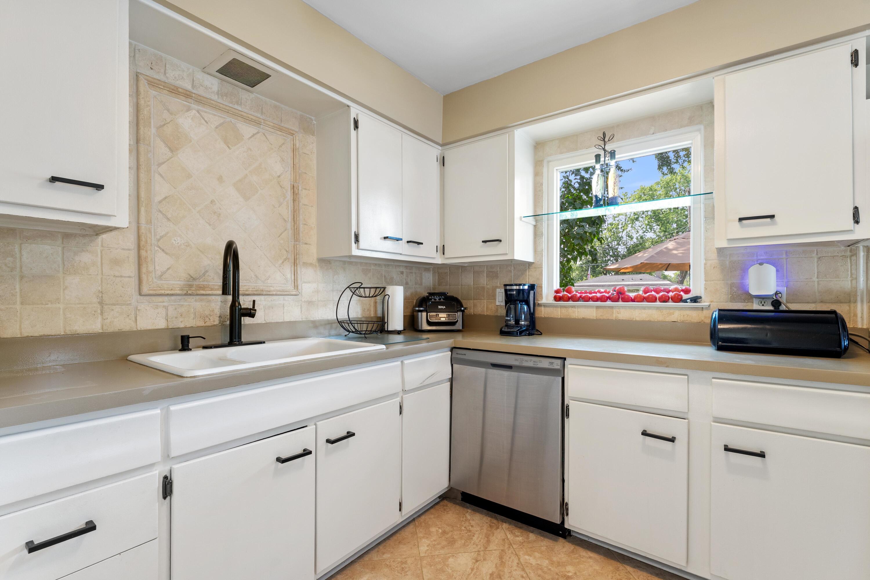 8134 Columbia Avenue, Munster, IN 46321; Image #12