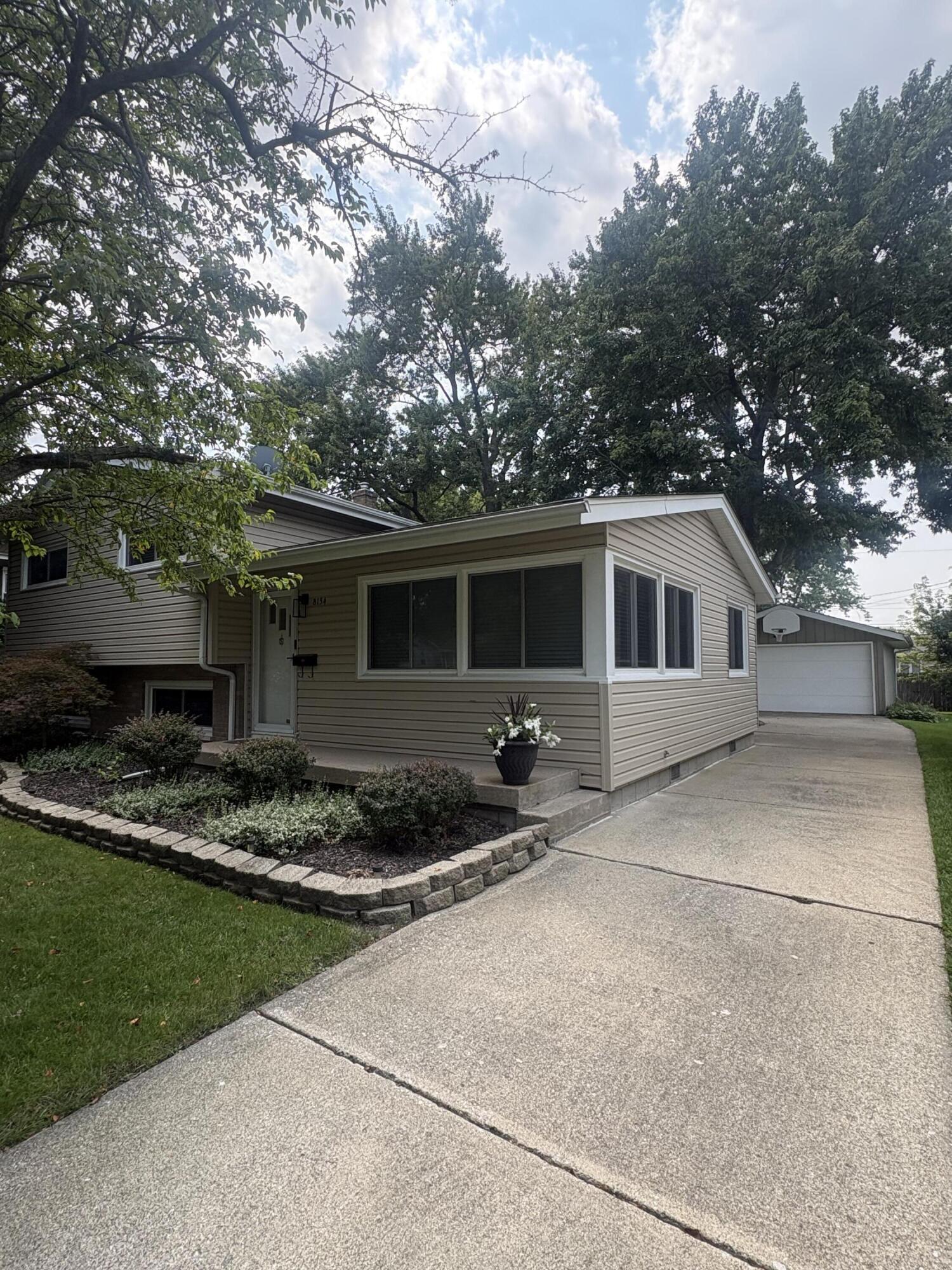 8134 Columbia Avenue, Munster, IN 46321; Image #2