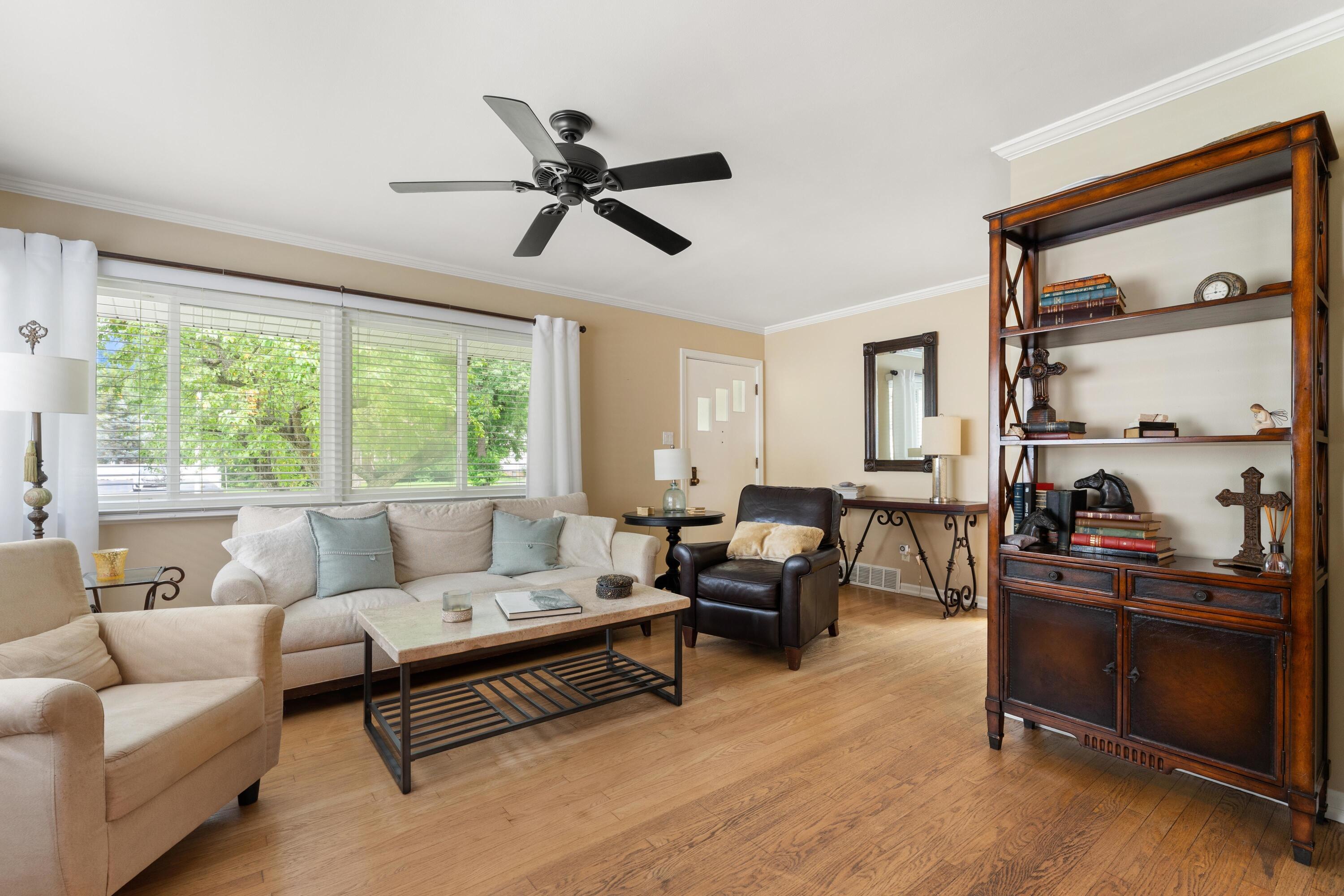 8134 Columbia Avenue, Munster, IN 46321; Image #7